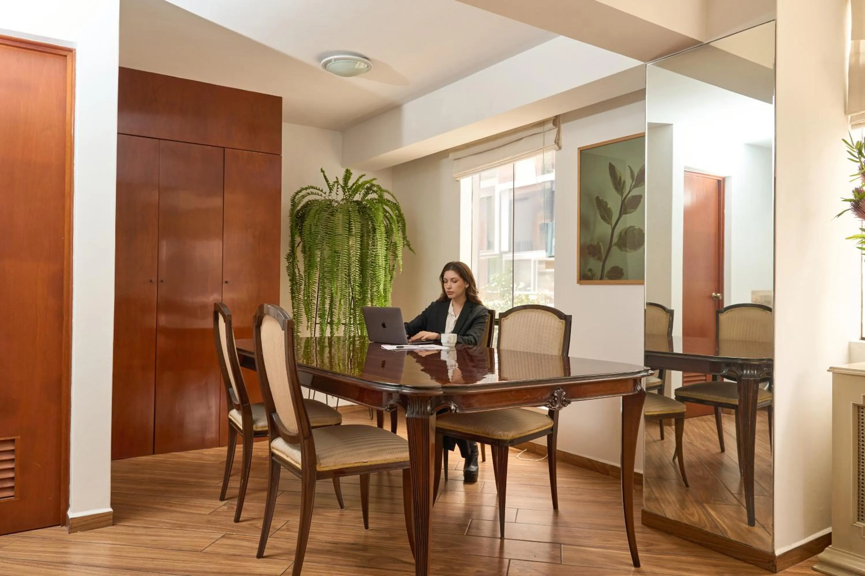 People in Hotel Park Suites