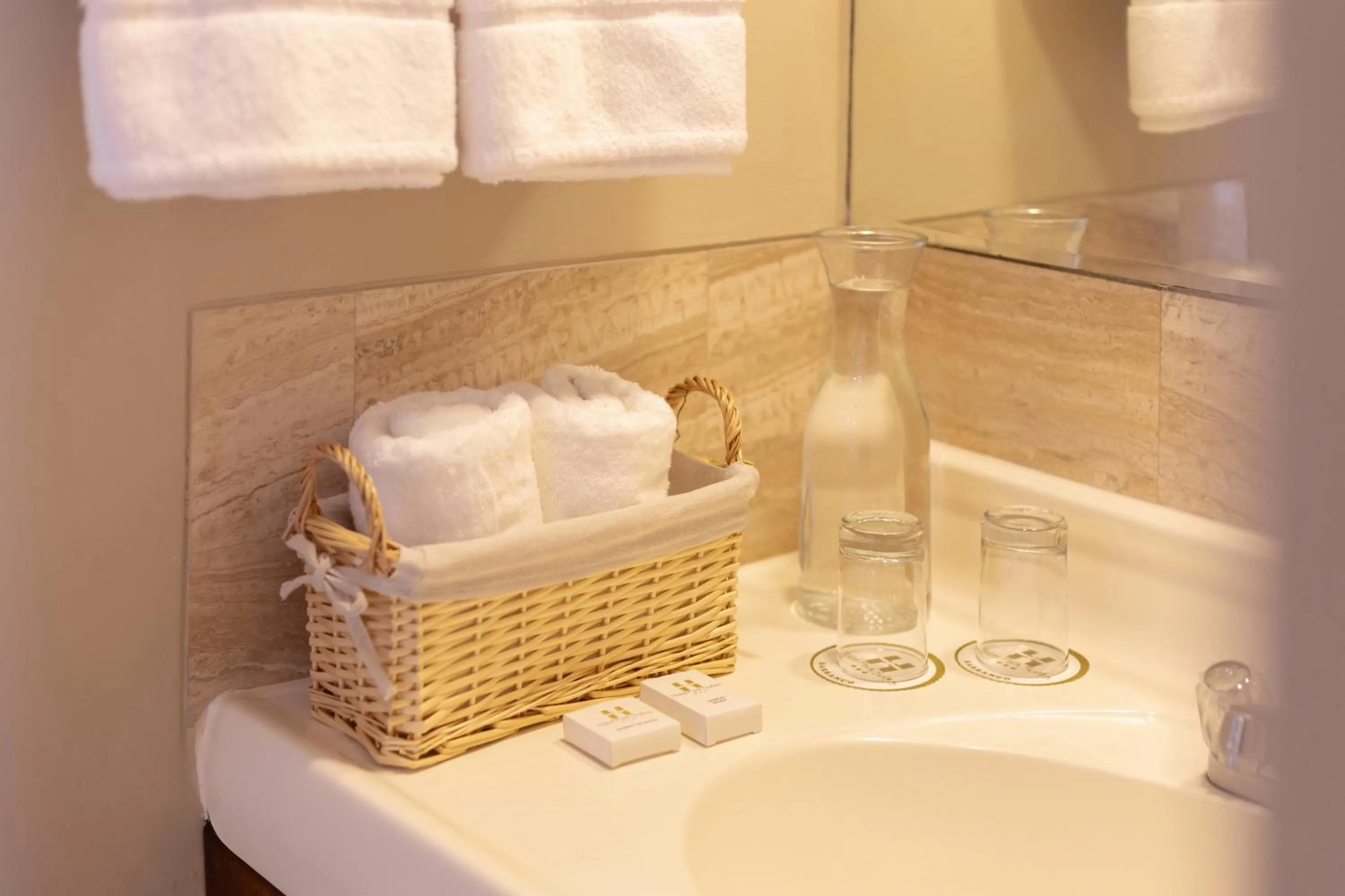 Bathroom in Hotel Park Suites
