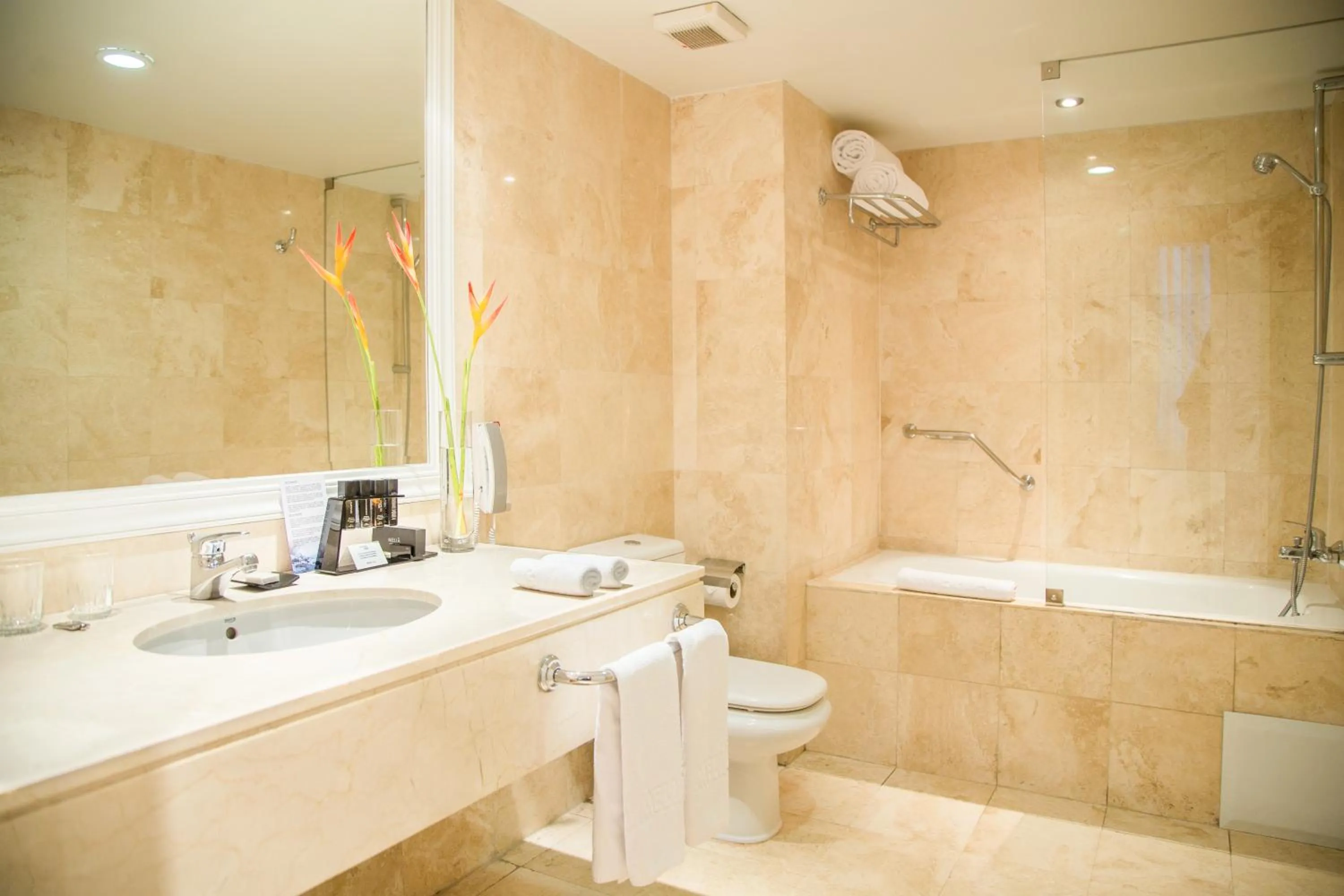 Toilet in Hotel Melia Lima