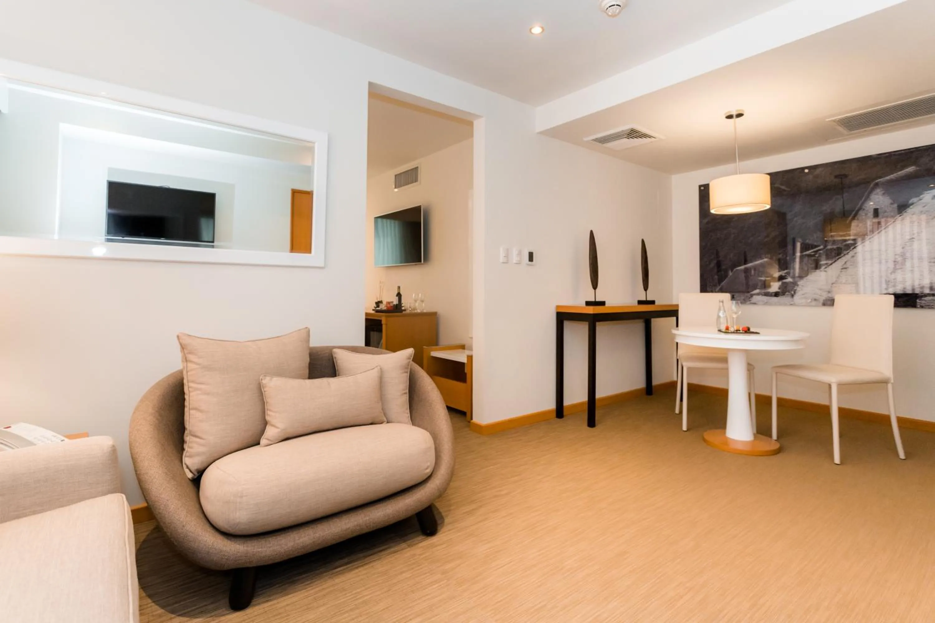 Living room in Hotel Melia Lima