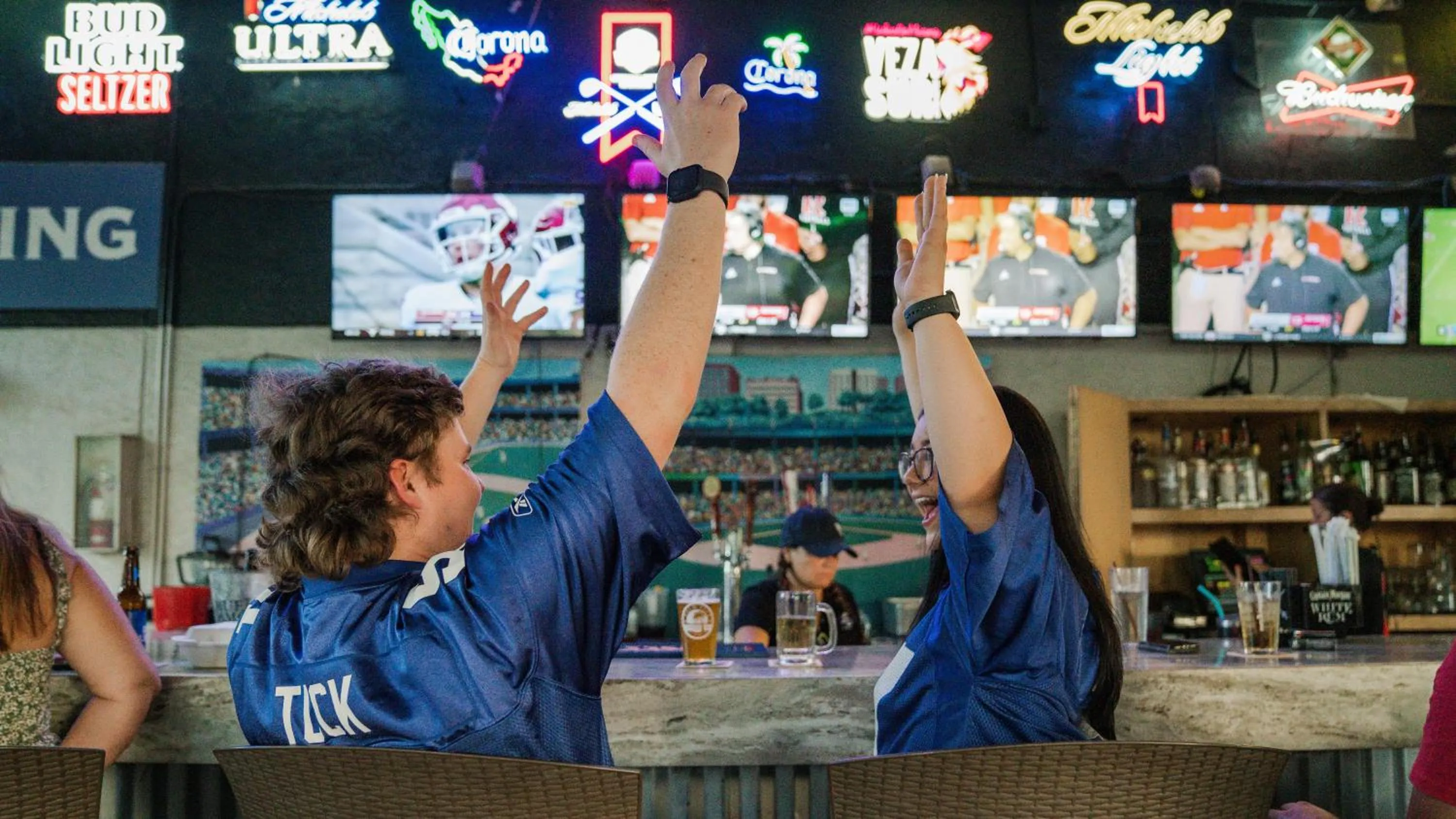 Restaurant/places to eat in Crowne Plaza Hotel Fort Myers at Bell Tower Shops, an IHG Hotel