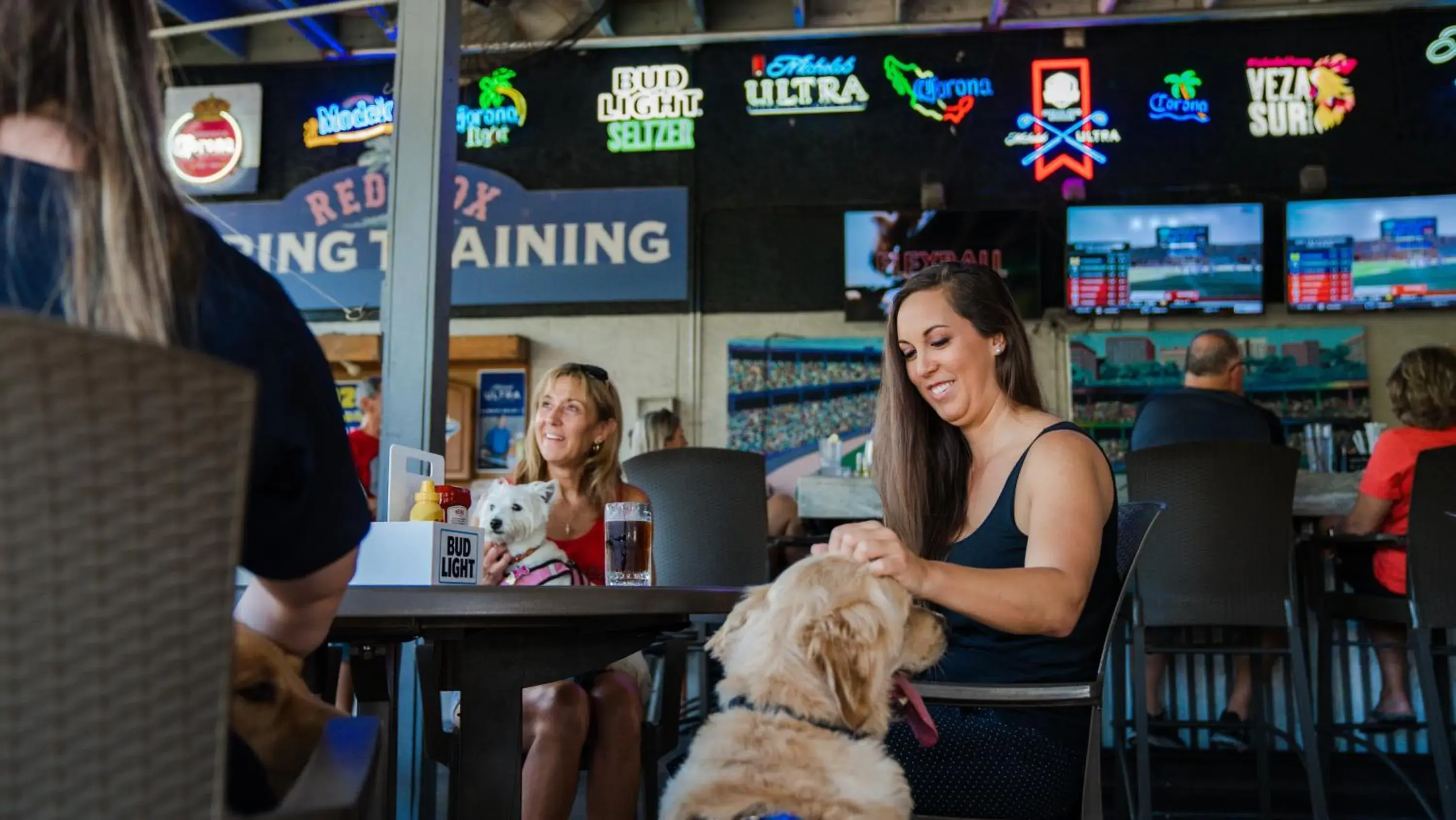 Restaurant/places to eat in Crowne Plaza Hotel Fort Myers at Bell Tower Shops, an IHG Hotel Restaurant/places to eat in Crowne Plaza Hotel Fort Myers at Bell Tower Shops, an IHG Hotel