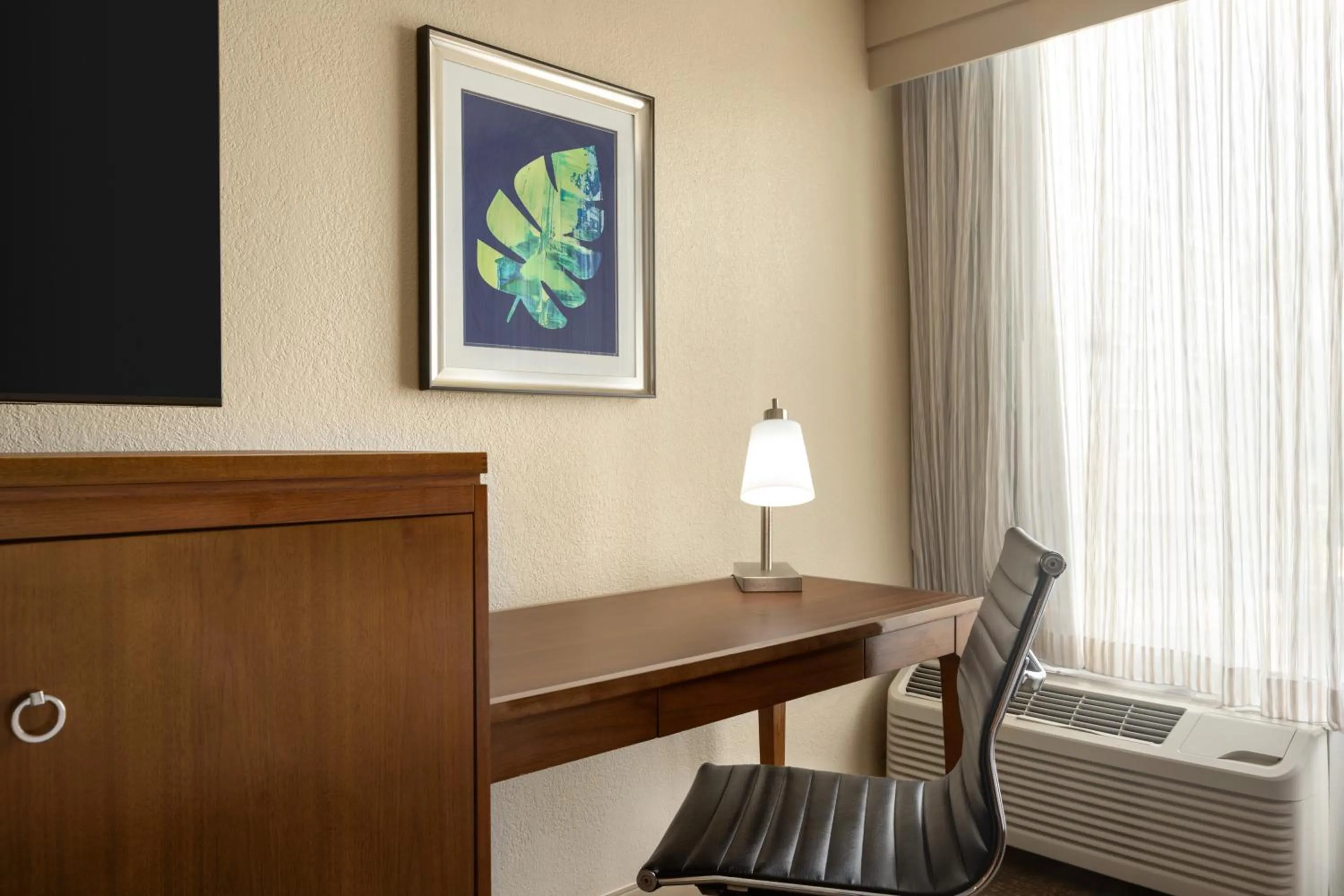 Bedroom in Crowne Plaza Hotel Fort Myers at Bell Tower Shops, an IHG Hotel