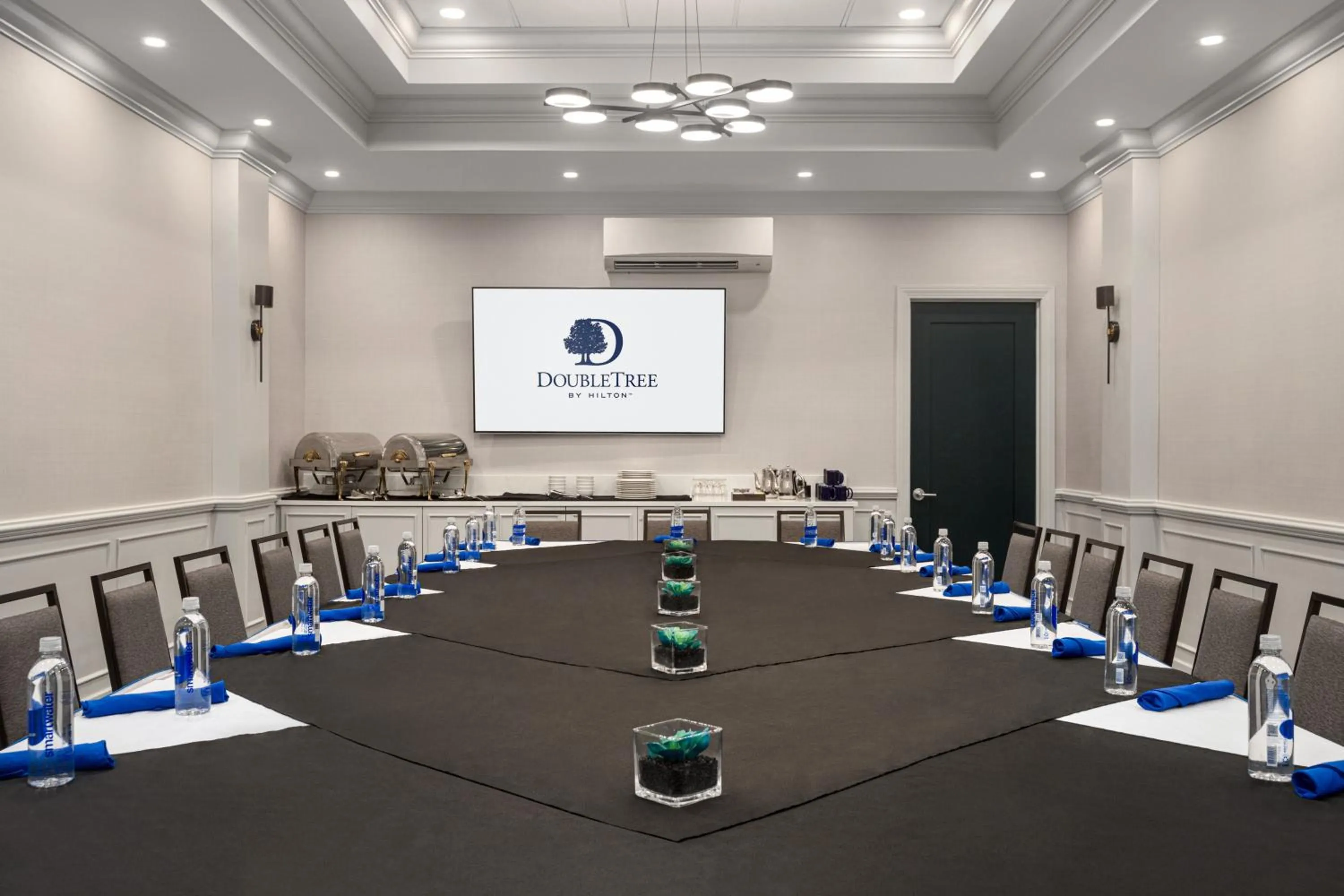 Meeting/conference room in Crowne Plaza Hotel Fort Myers at Bell Tower Shops, an IHG Hotel