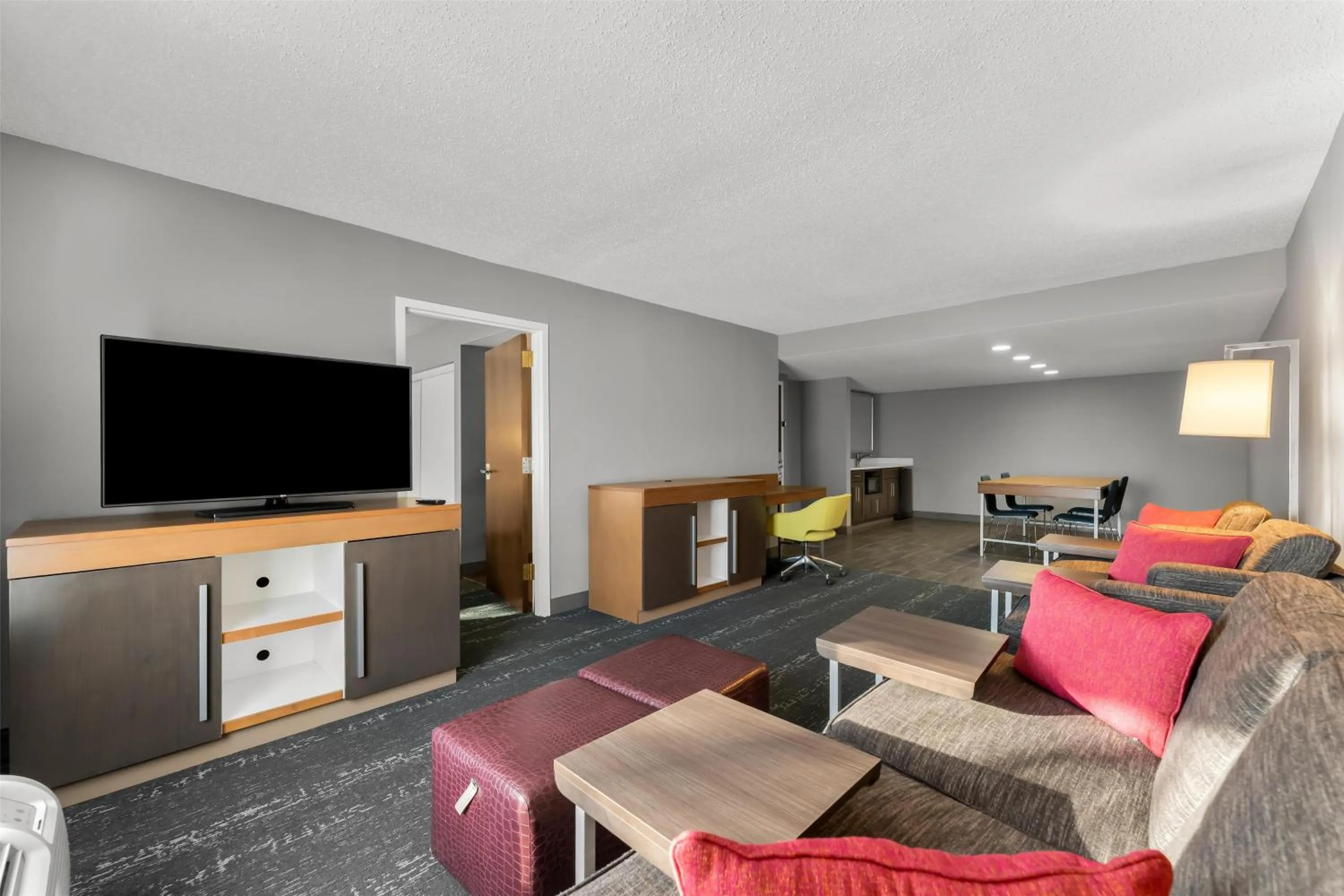 Living room in Hampton Inn & Suites Newtown