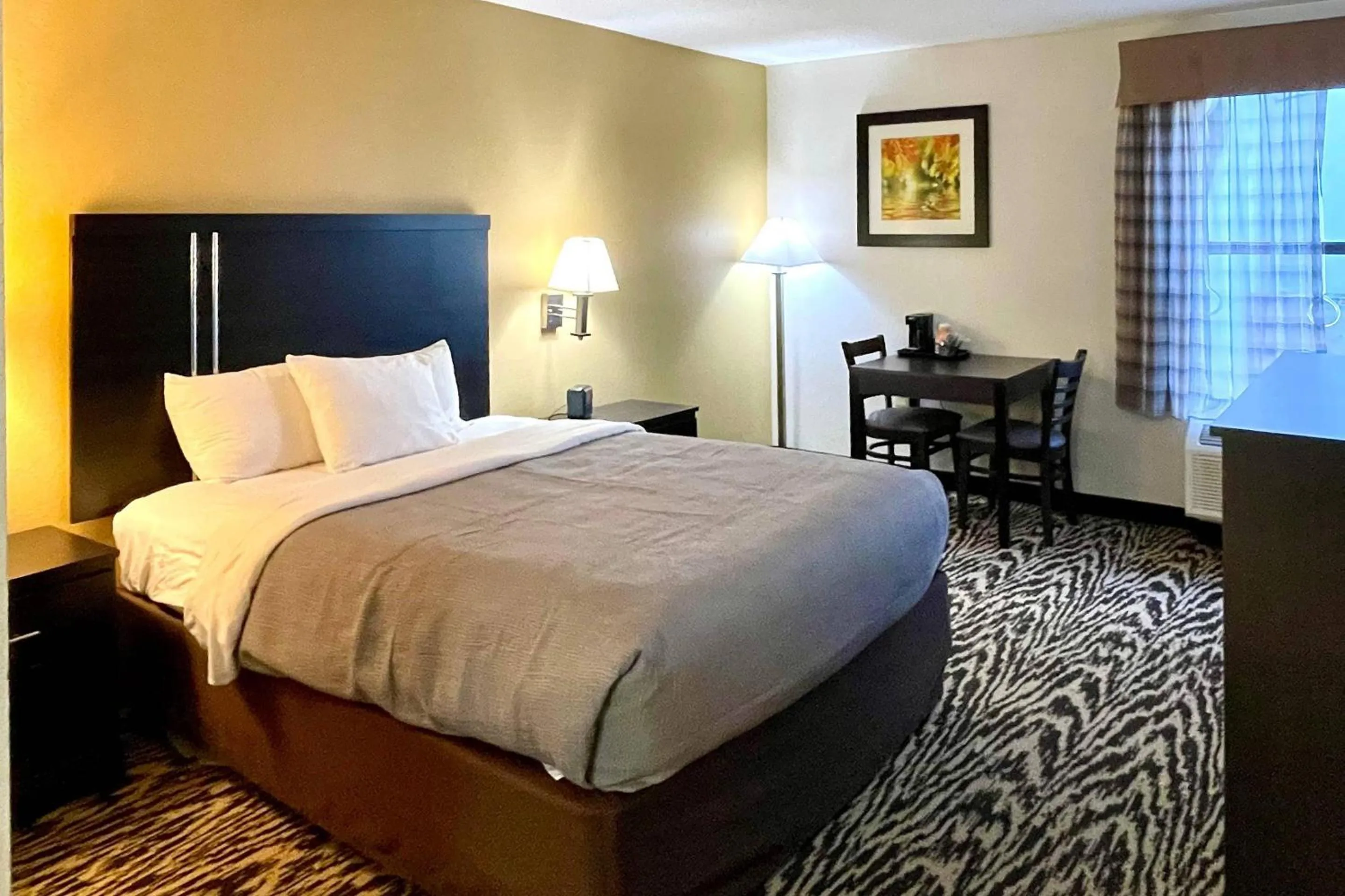 Bedroom, Bed in Quality Inn & Suites Clemmons I-40