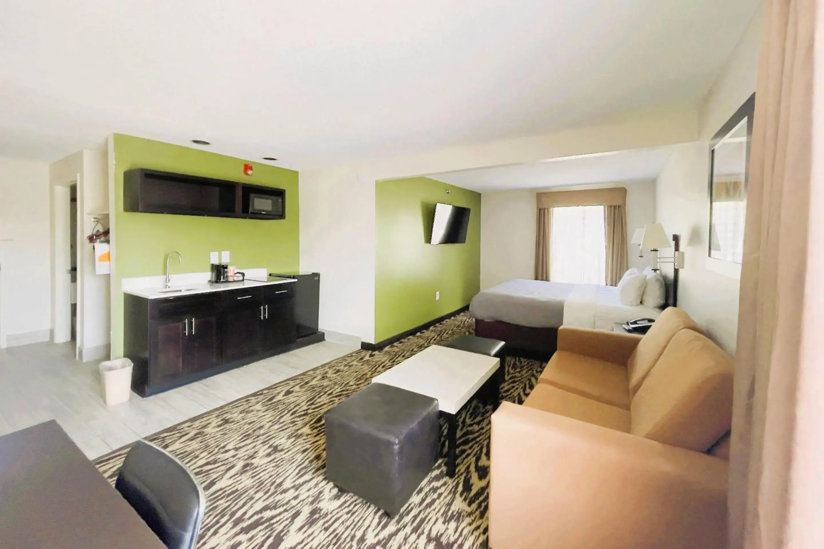 Bedroom, Bed in Quality Inn & Suites Clemmons I-40 Bedroom, Bed in Quality Inn & Suites Clemmons I-40