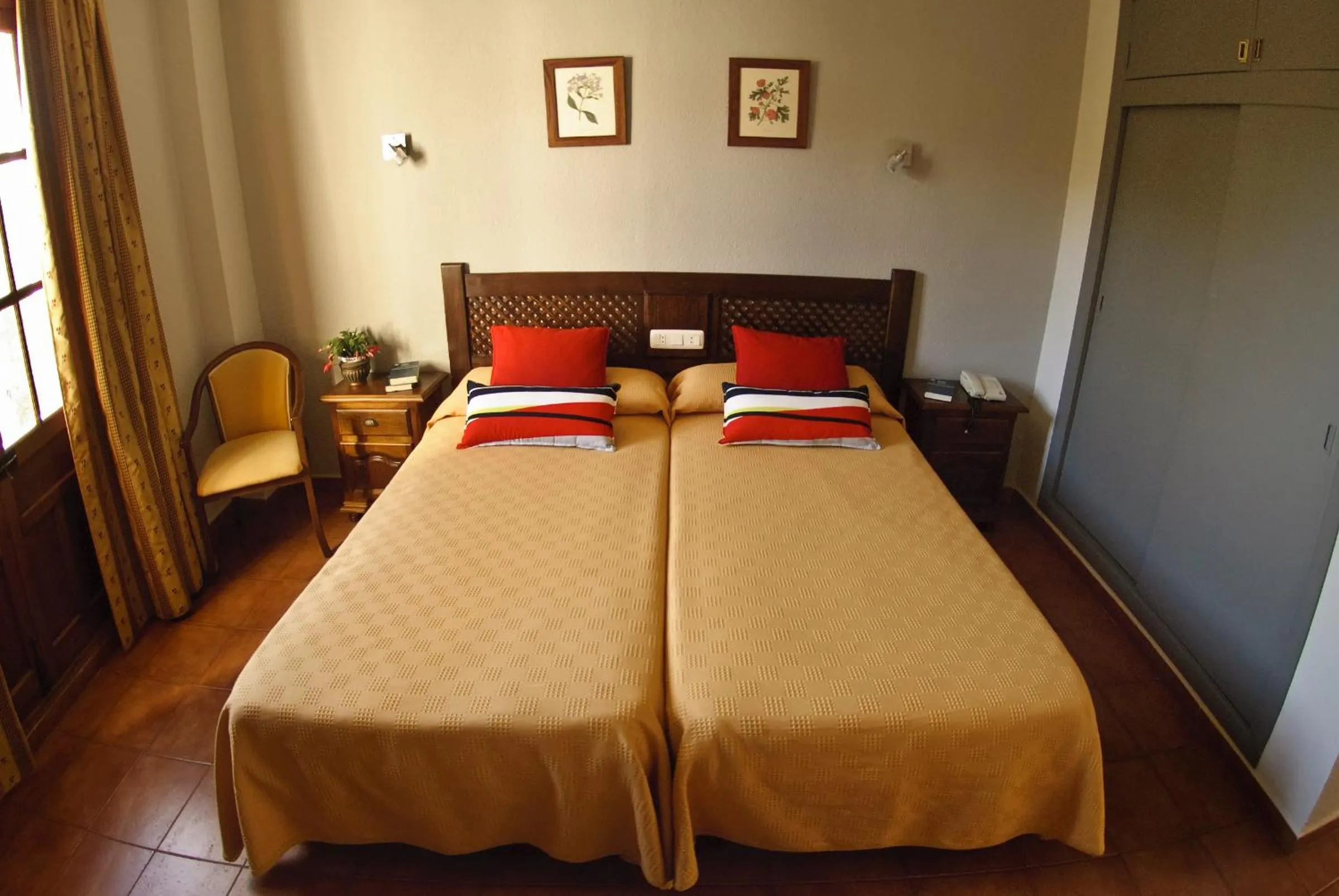 Bed in Hotel Galaroza Sierra