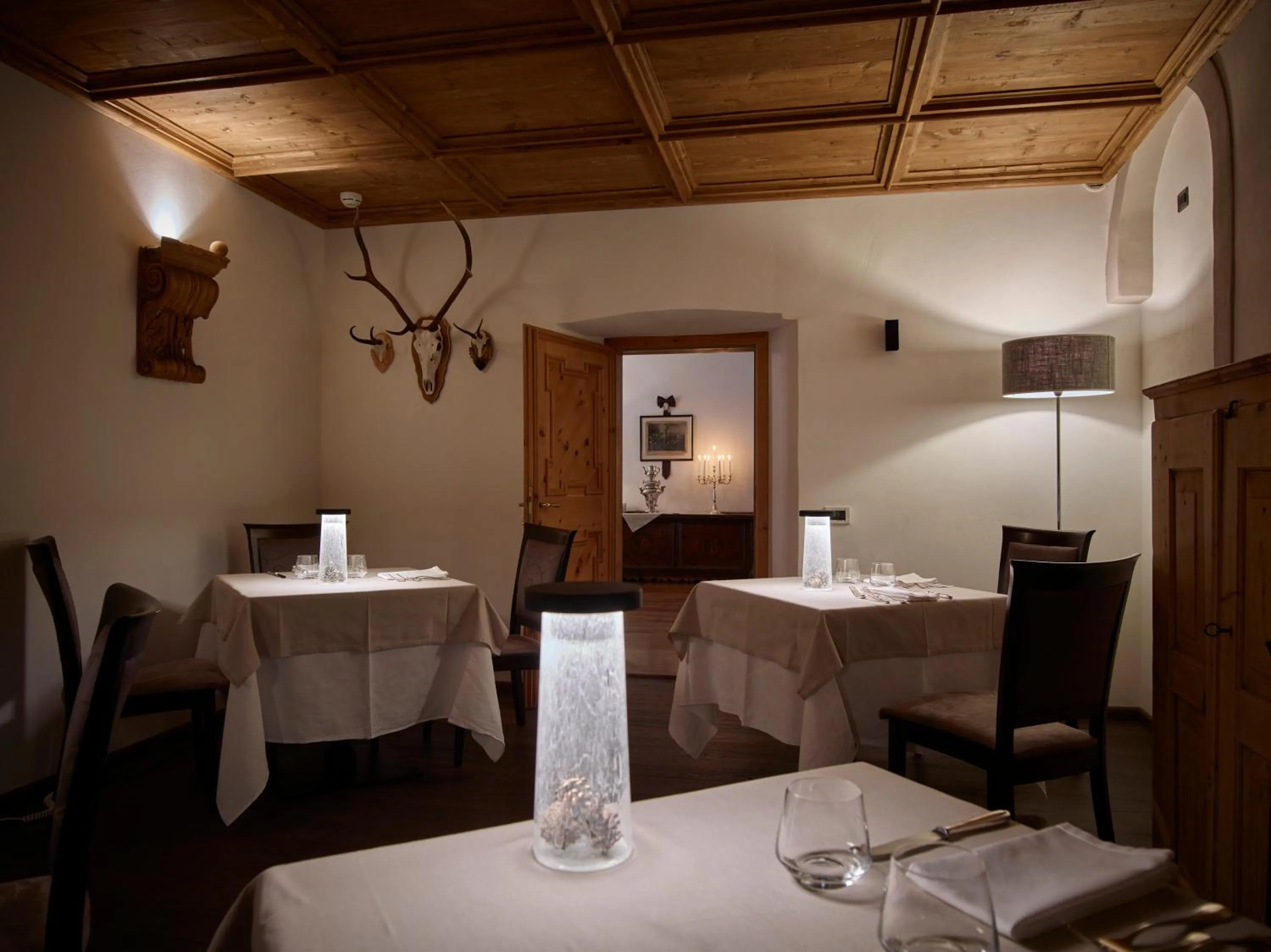 Restaurant/places to eat in Romantic Hotel Excelsior