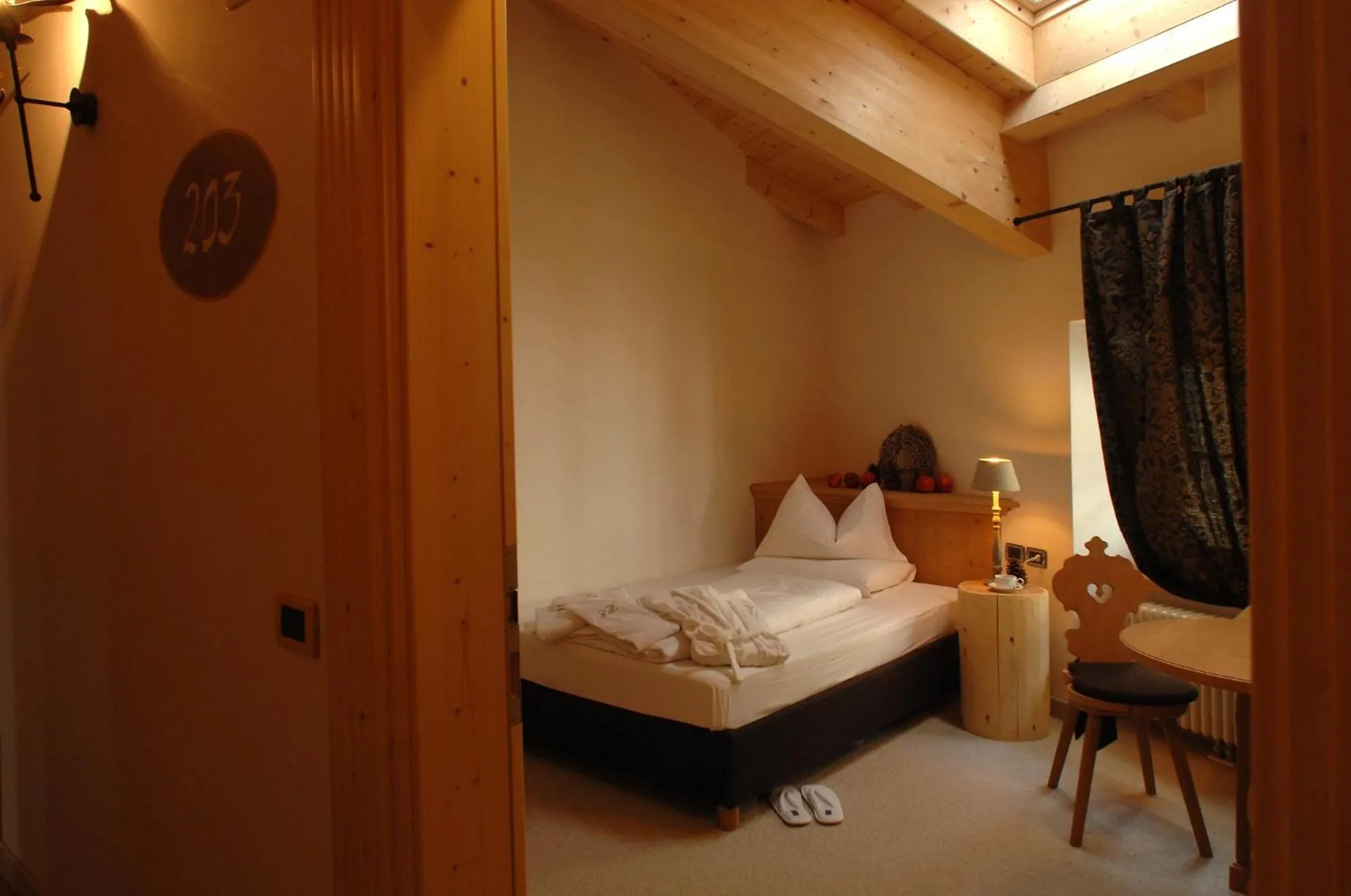 Bed in Romantic Hotel Excelsior