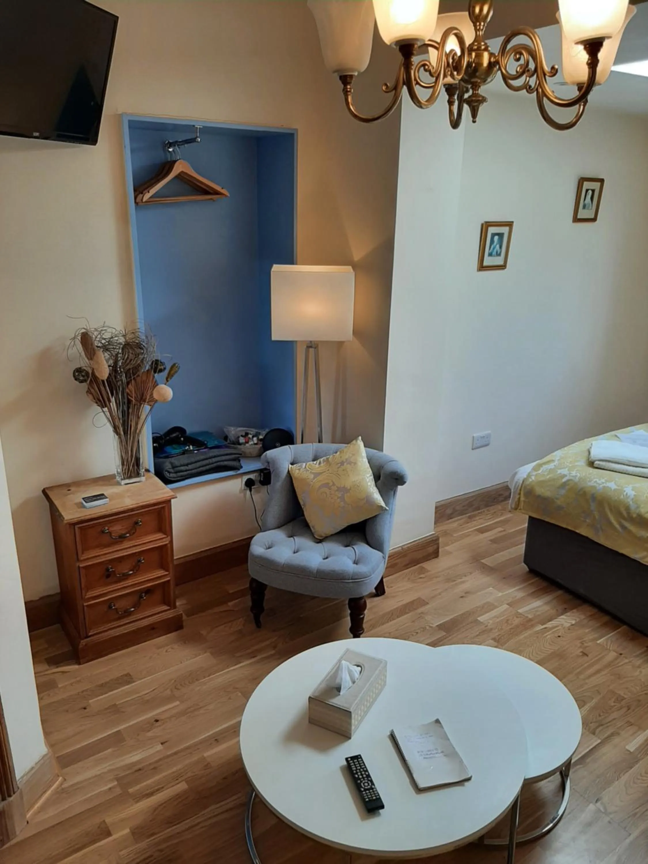 Seating area, Bed in Another Room