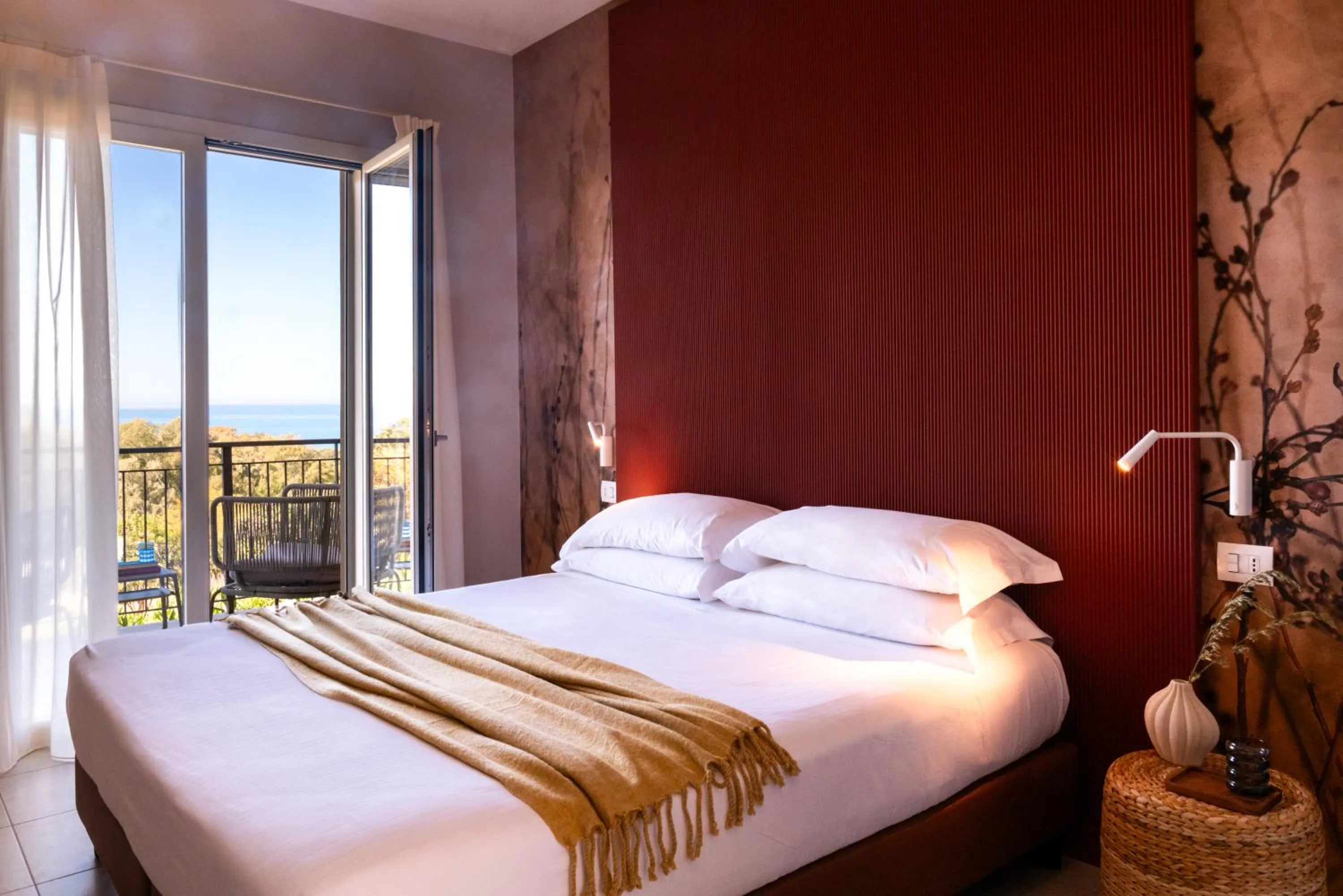 Photo of the whole room, Bed in Luna Minoica Suites and Apartments