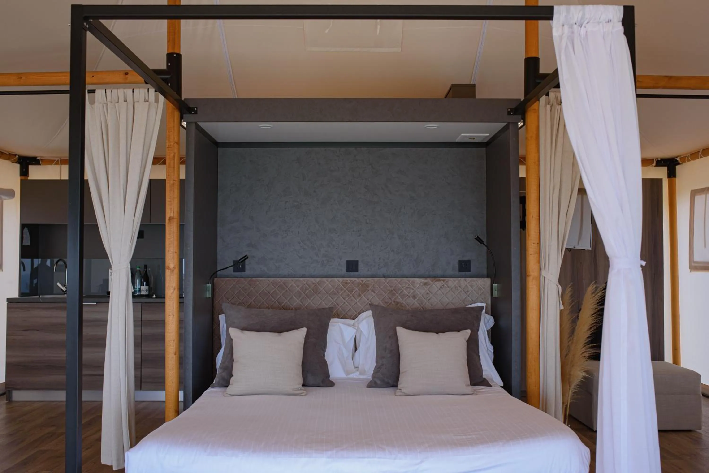 Bedroom, Bed in Luna Minoica Suites and Apartments