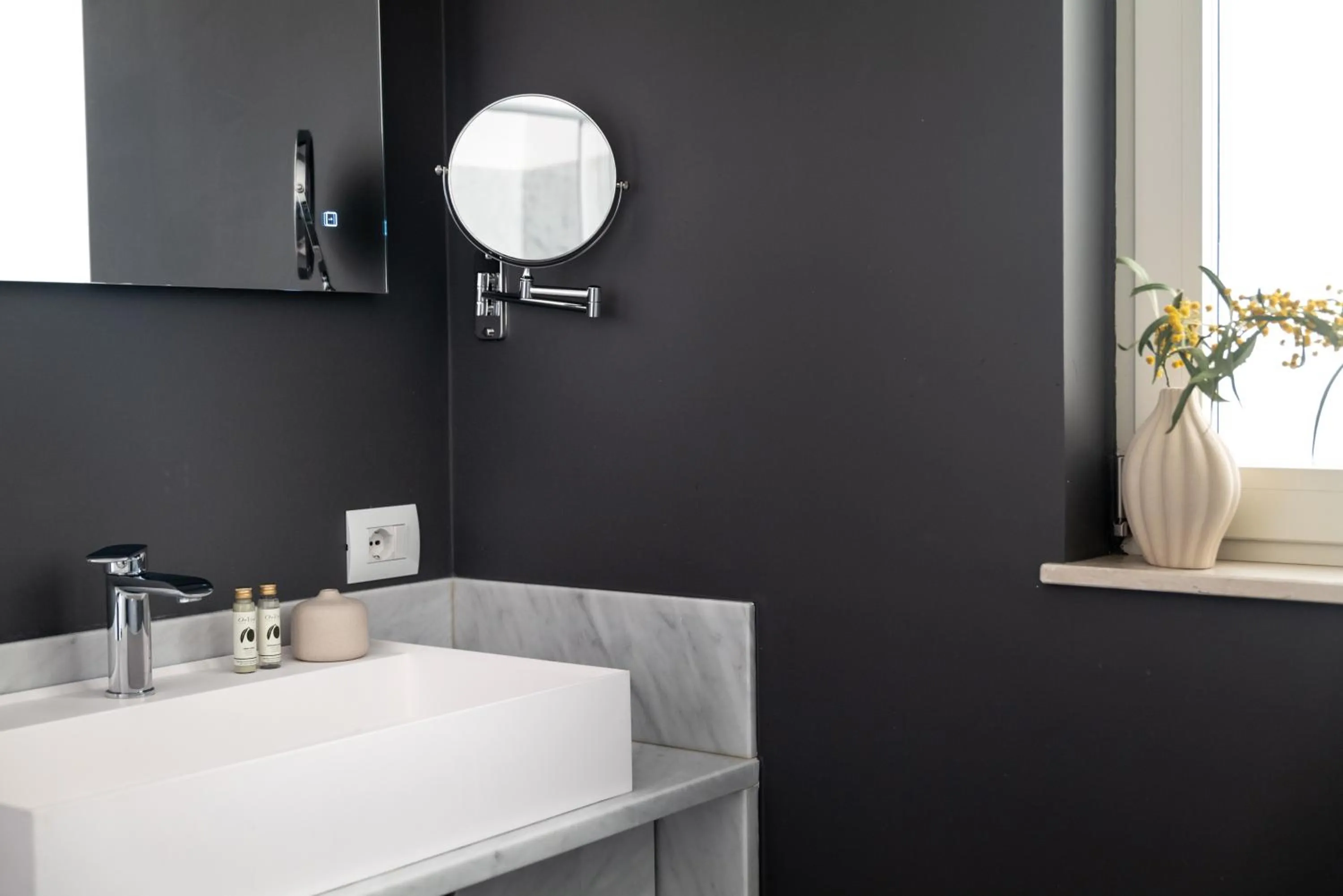 Bathroom in Luna Minoica Suites and Apartments