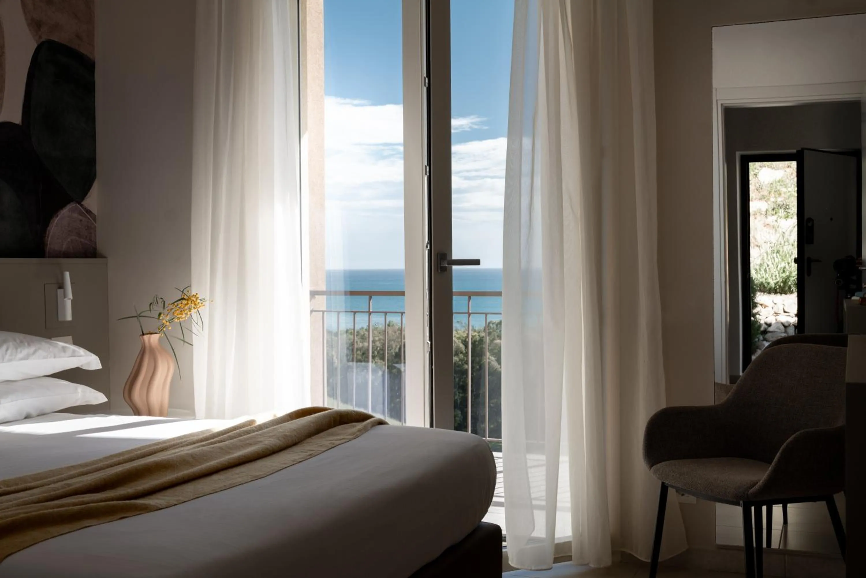 View (from property/room), Bed in Luna Minoica Suites and Apartments