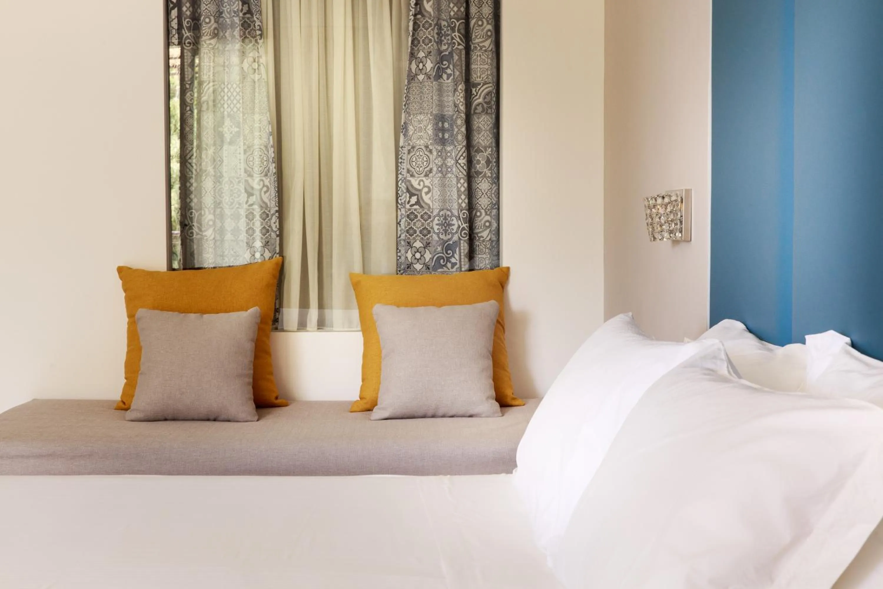 Photo of the whole room, Bed in Luna Minoica Suites and Apartments