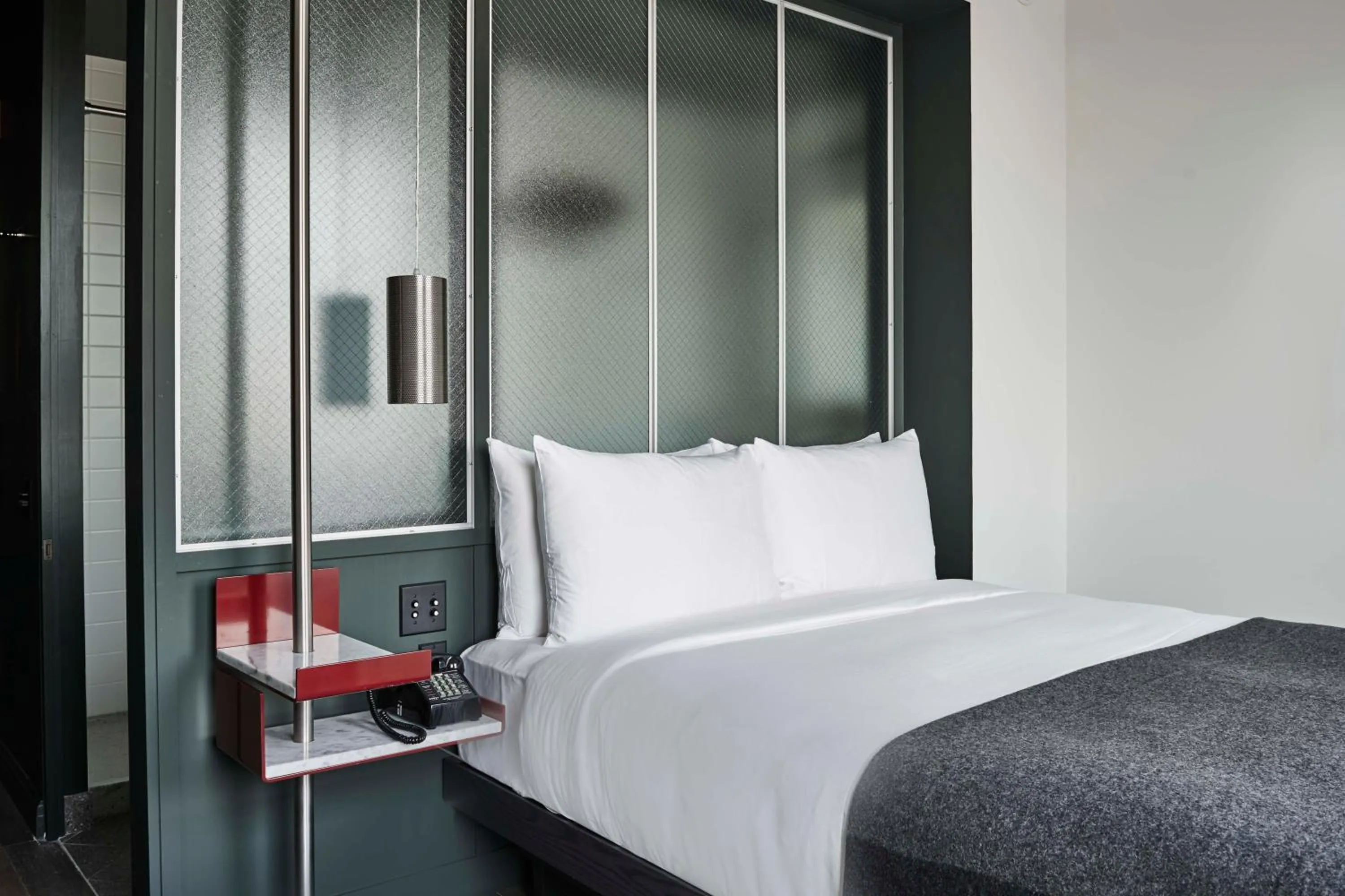 Bed in The Robey, Chicago, a Member of Design Hotels