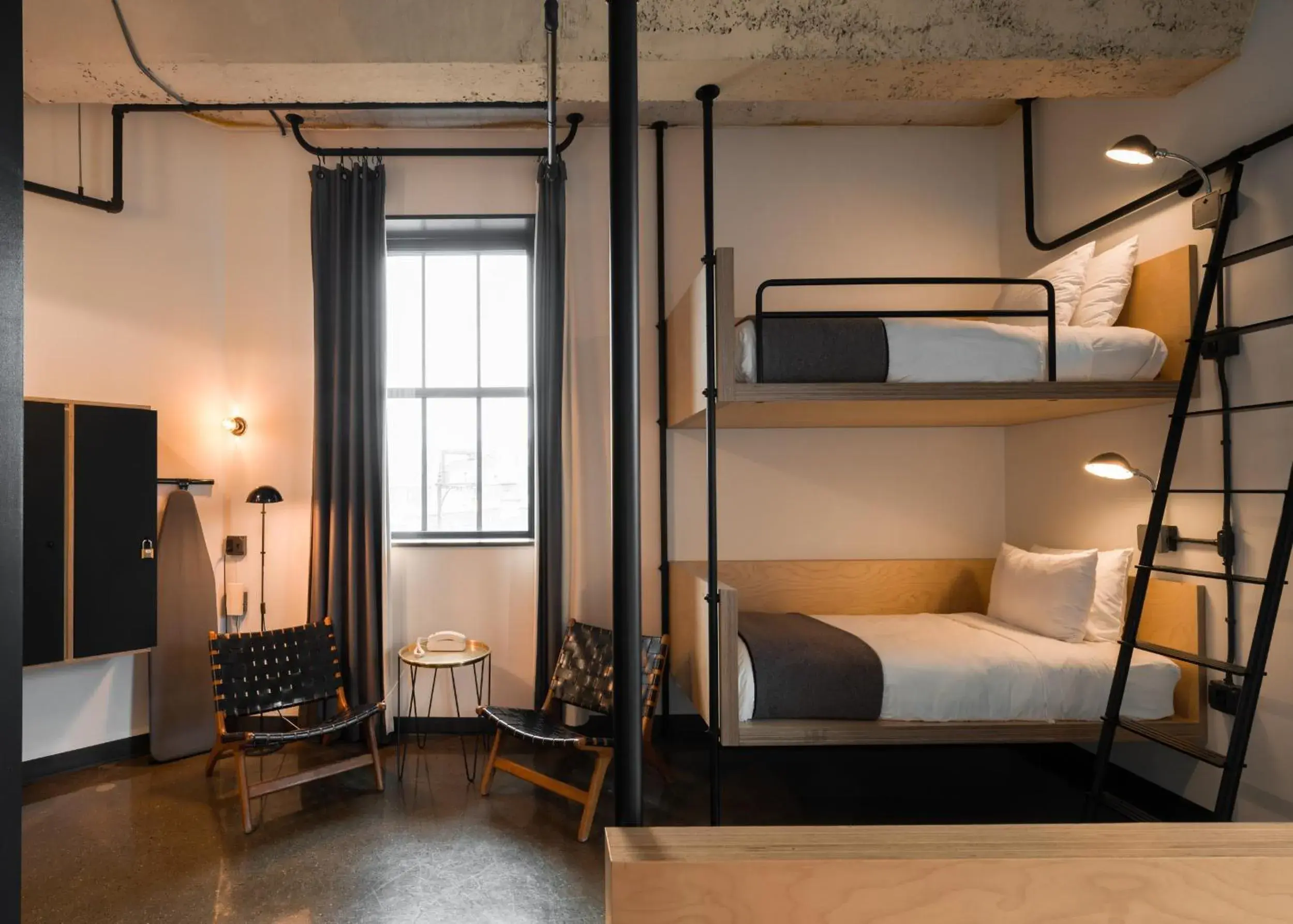 Bed in The Robey, Chicago, a Member of Design Hotels Bed in The Robey, Chicago, a Member of Design Hotels