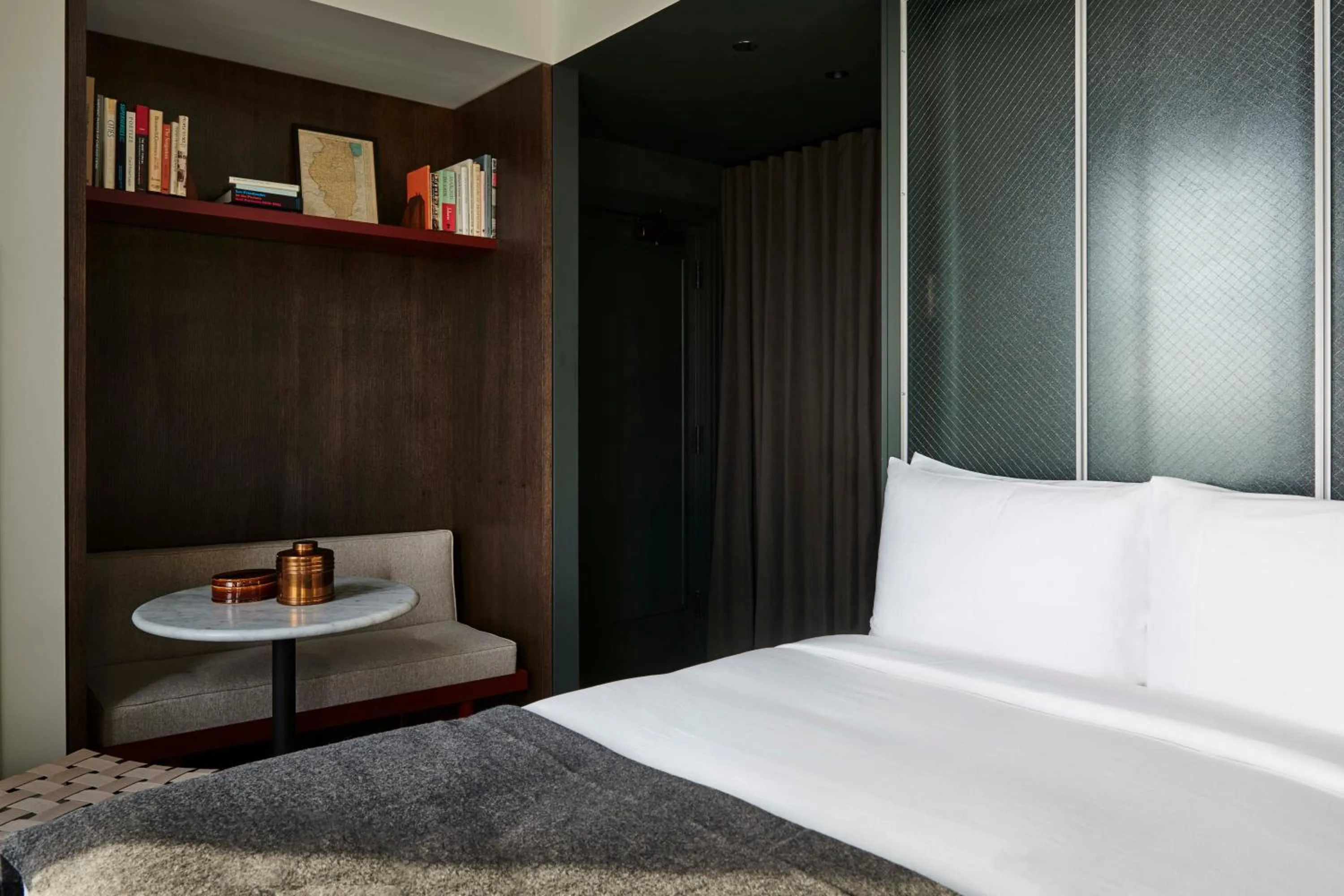 Bed in The Robey, Chicago, a Member of Design Hotels