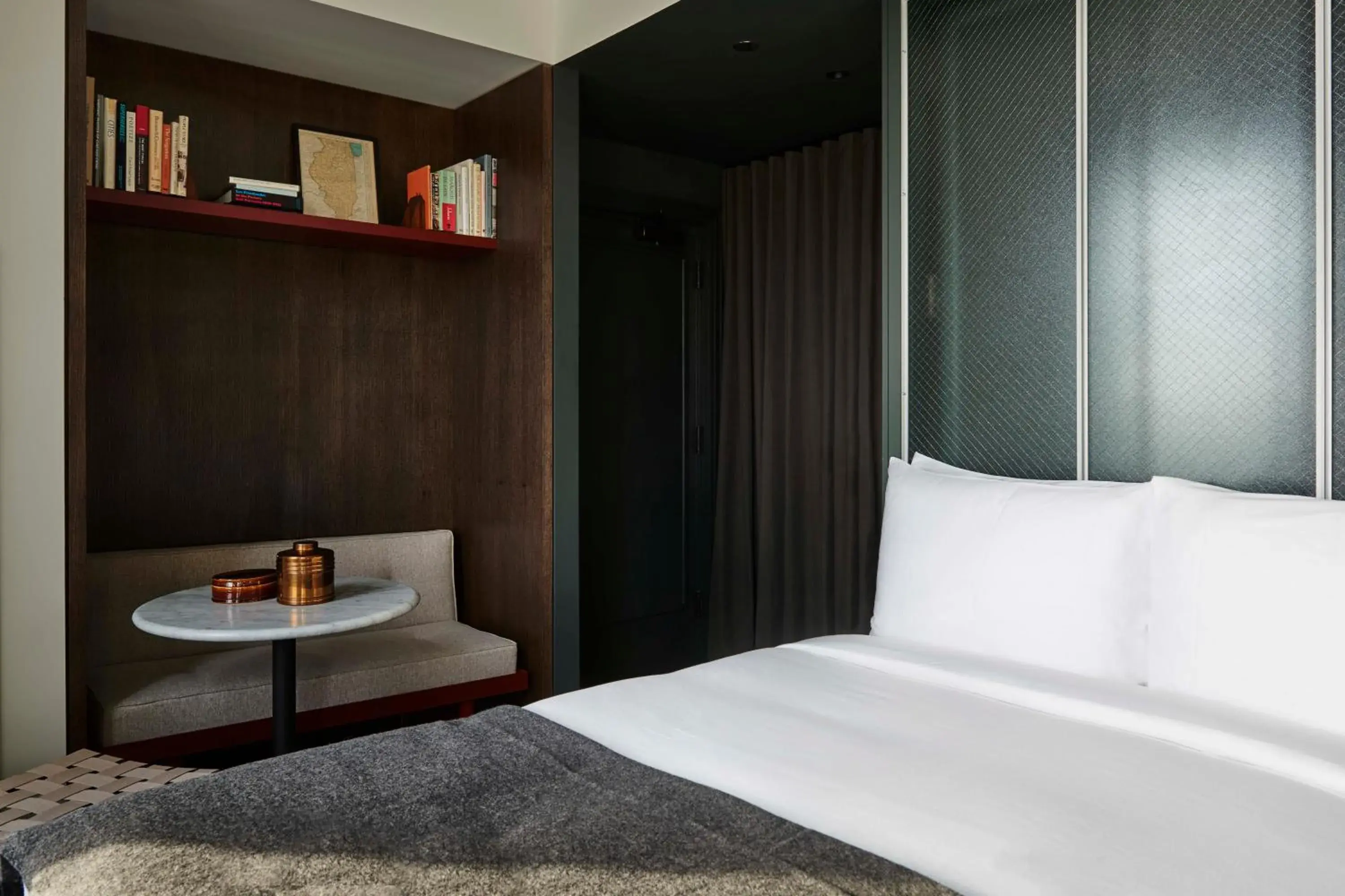 Bed in The Robey, Chicago, a Member of Design Hotels Bed in The Robey, Chicago, a Member of Design Hotels