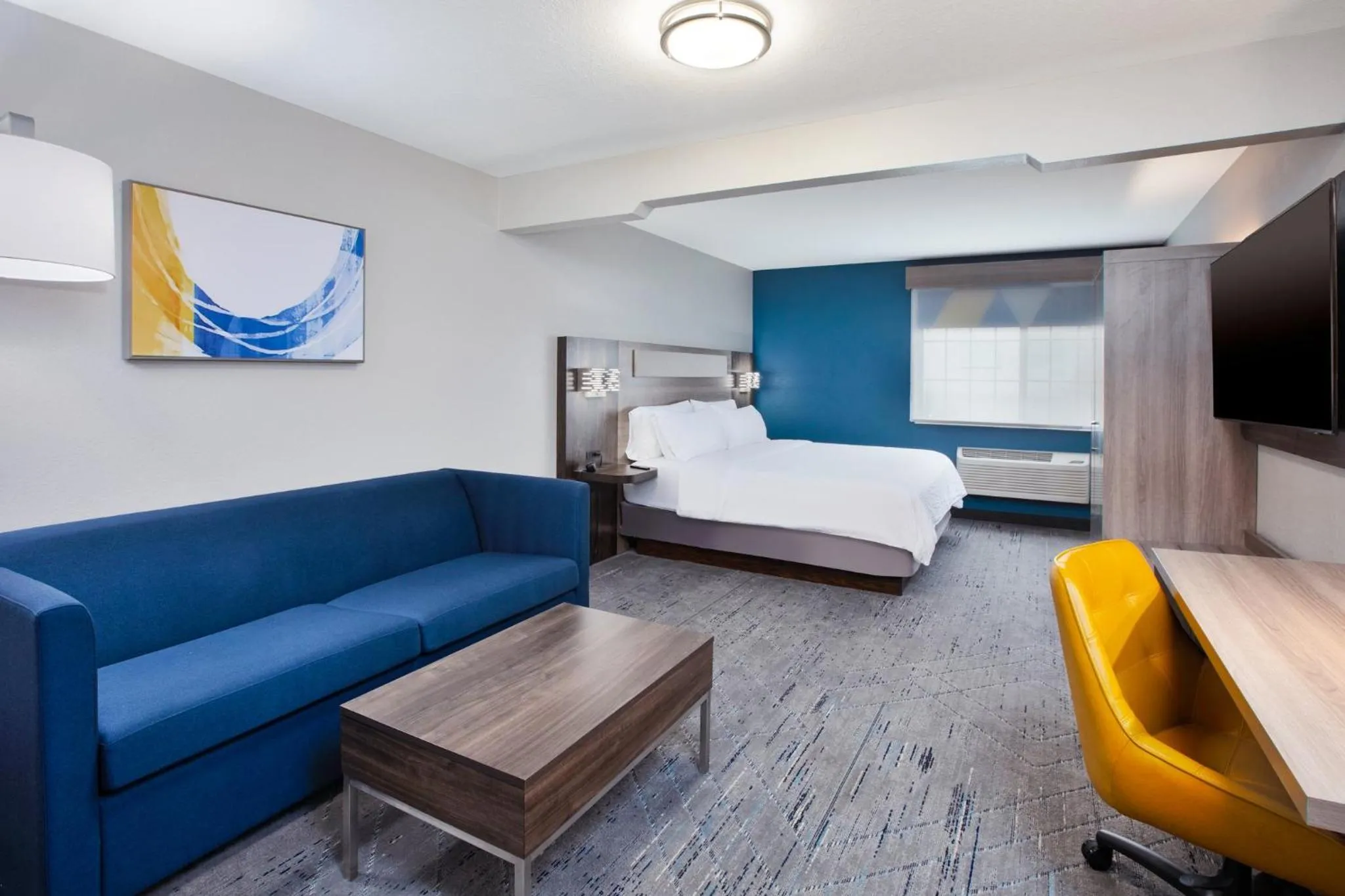 Photo of the whole room, Bed in Holiday Inn Express Hotel & Suites Wauseon by IHG