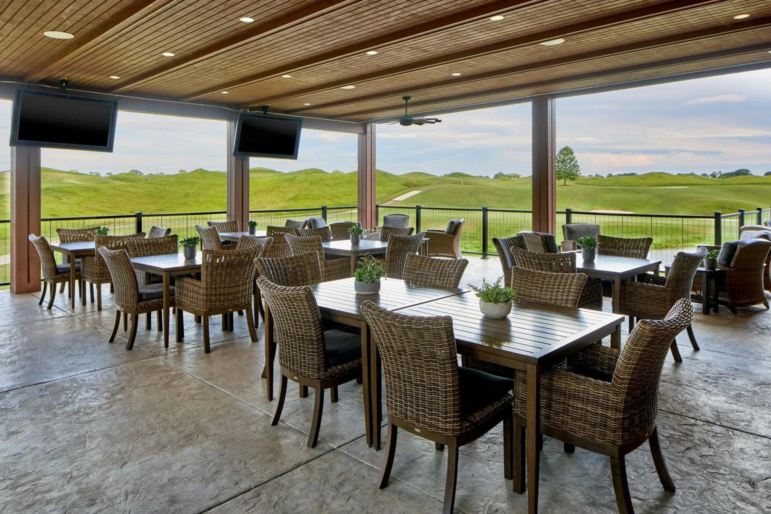 Restaurant/places to eat in Montgomery Marriott Prattville Hotel & Conf Ctr at Capitol Hill