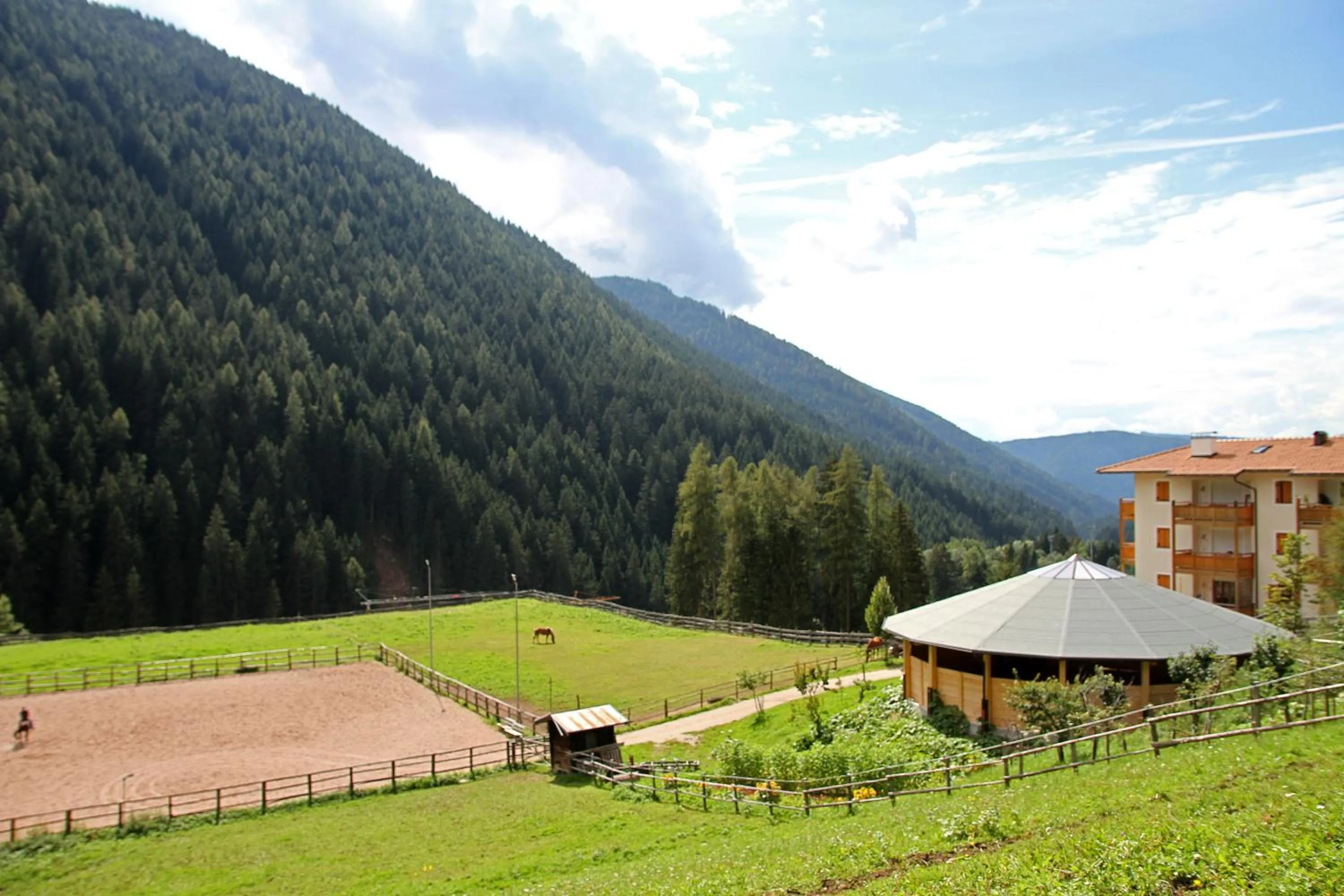 Horse-riding in Romantik Hotel Post