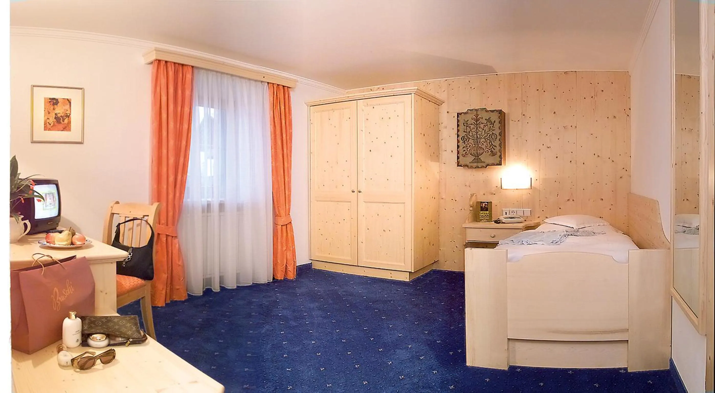 Bedroom, Bed in Romantik Hotel Post