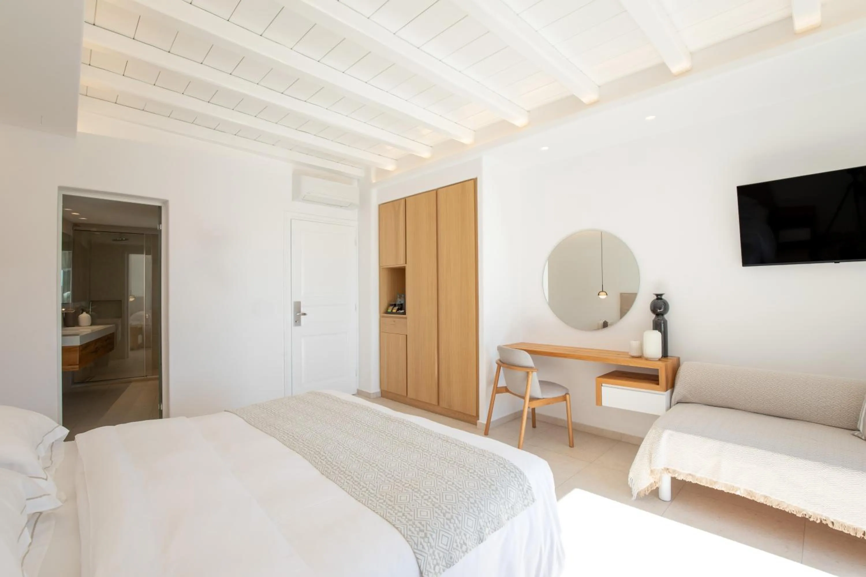 Photo of the whole room, Bed in Paradise View Hotel