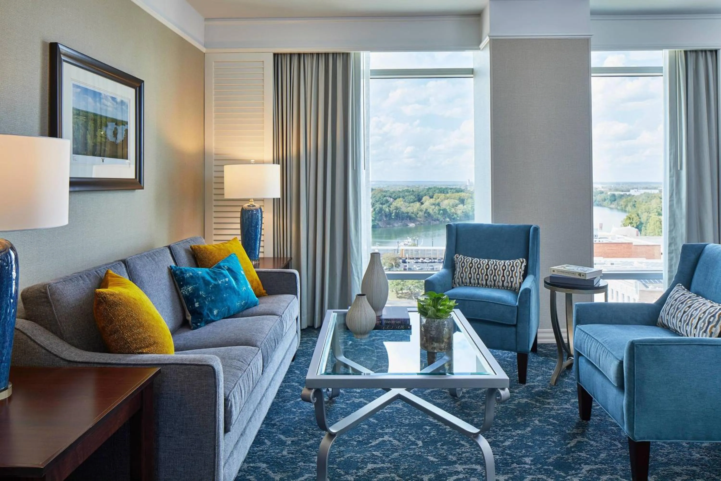 Living room in Renaissance Montgomery Hotel & Spa at the Convention Center