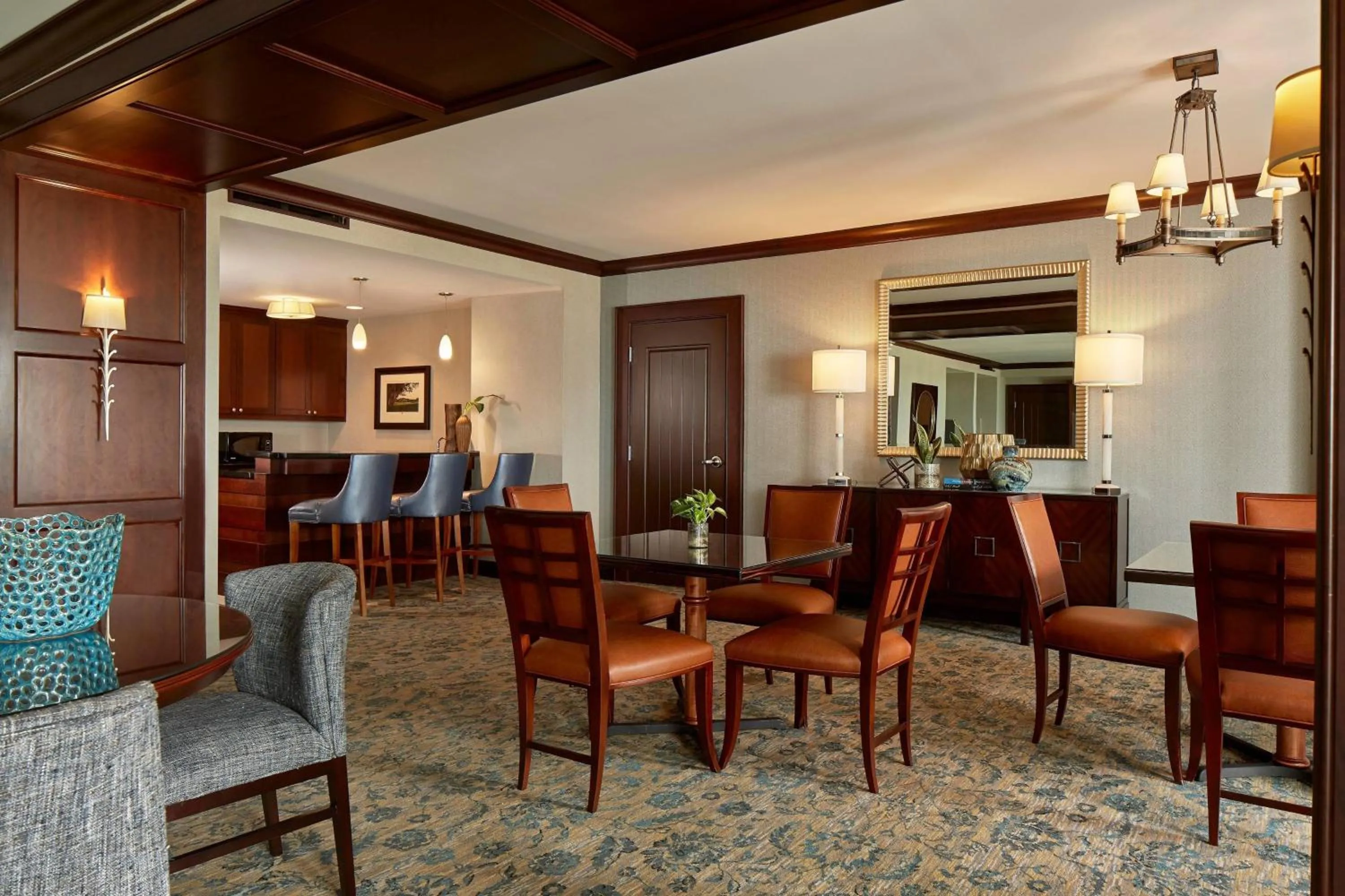 Lounge or bar in Renaissance Montgomery Hotel & Spa at the Convention Center