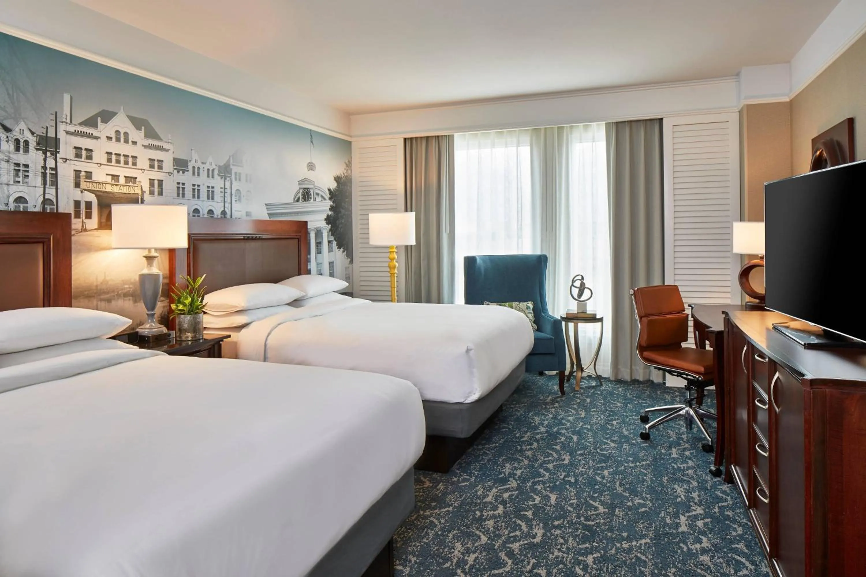 Photo of the whole room, Bed in Renaissance Montgomery Hotel & Spa at the Convention Center