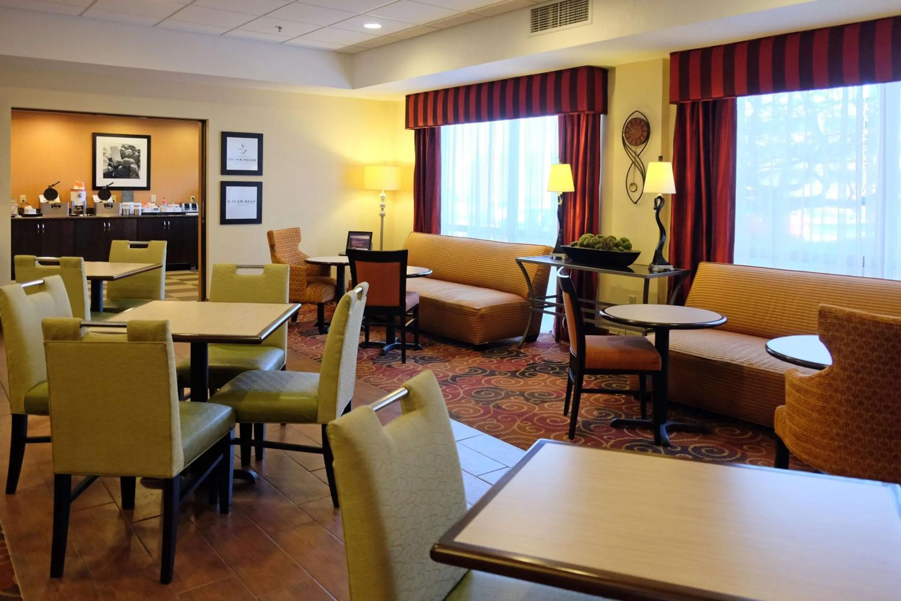 Restaurant/places to eat in Hampton Inn Lima