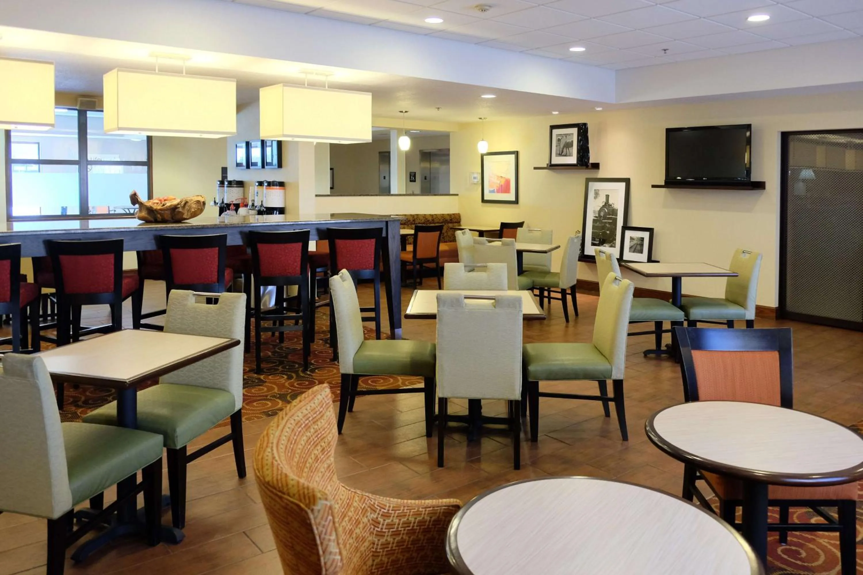 Restaurant/places to eat in Hampton Inn Lima