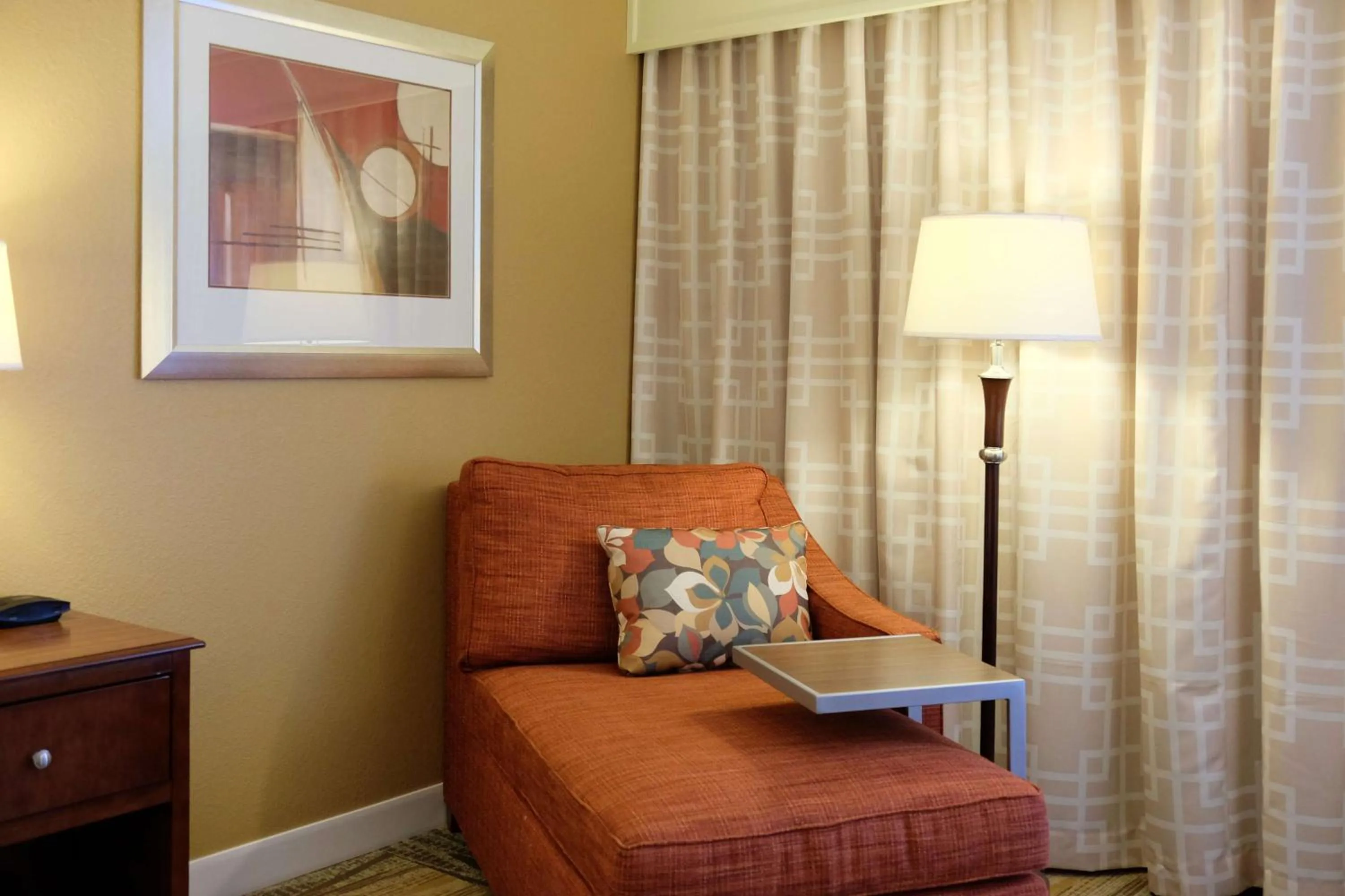 Living room in Hampton Inn Lima