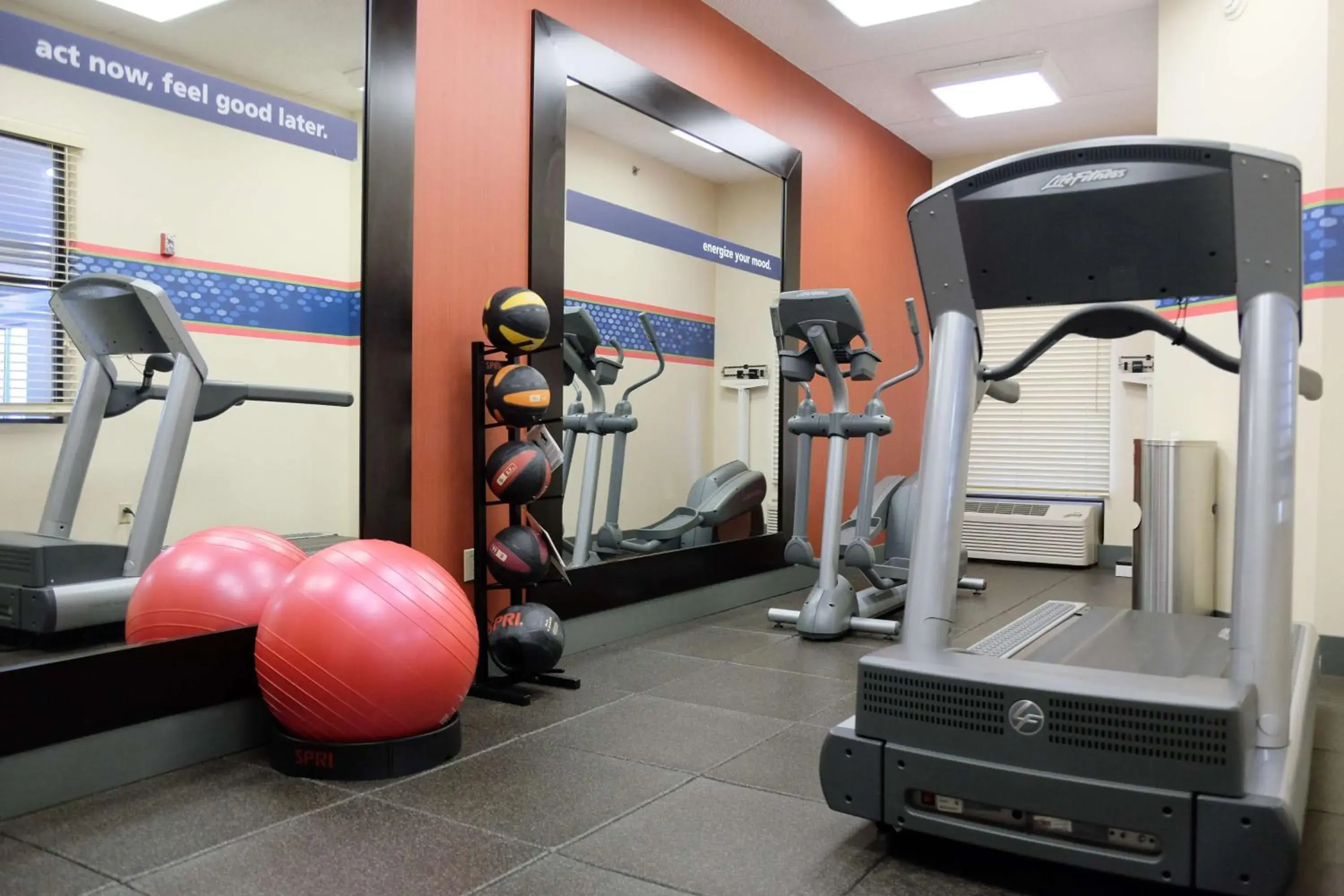 Fitness centre/facilities in Hampton Inn Lima Fitness centre/facilities in Hampton Inn Lima