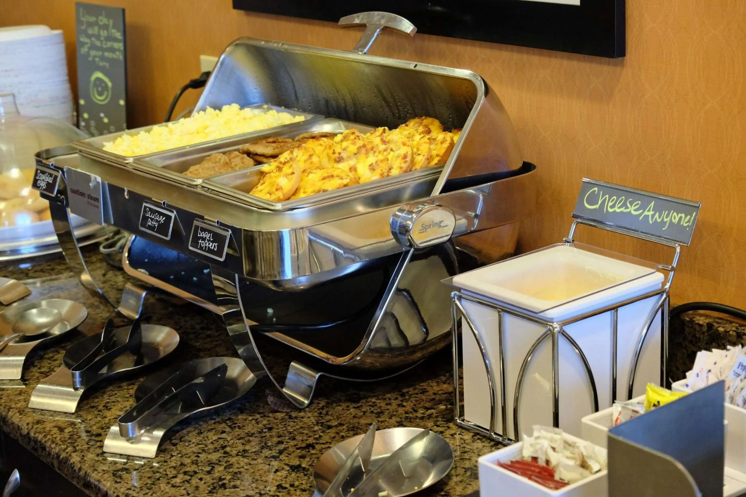 Dining area in Hampton Inn Lima