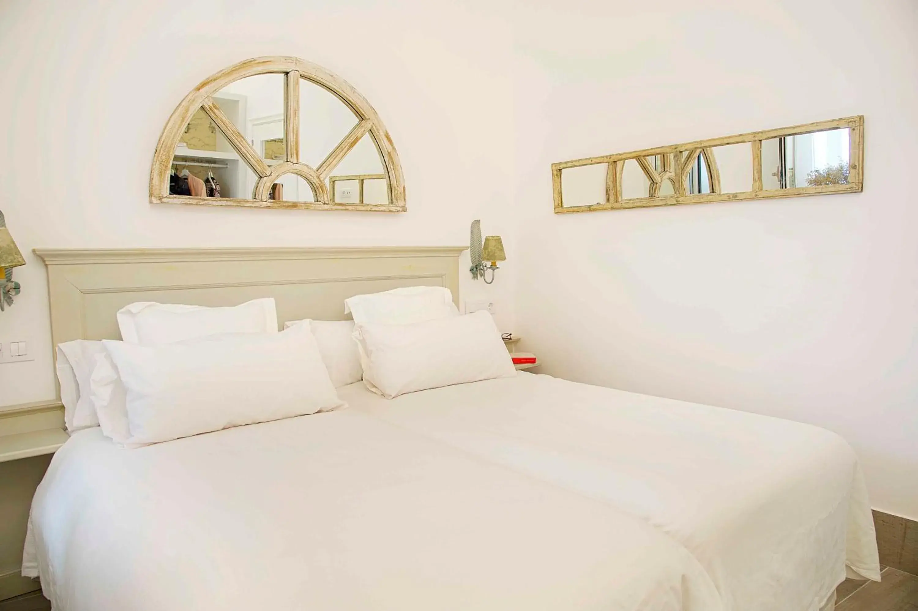 Bedroom, Bed in Overland Suites Catedral Bedroom, Bed in Overland Suites Catedral