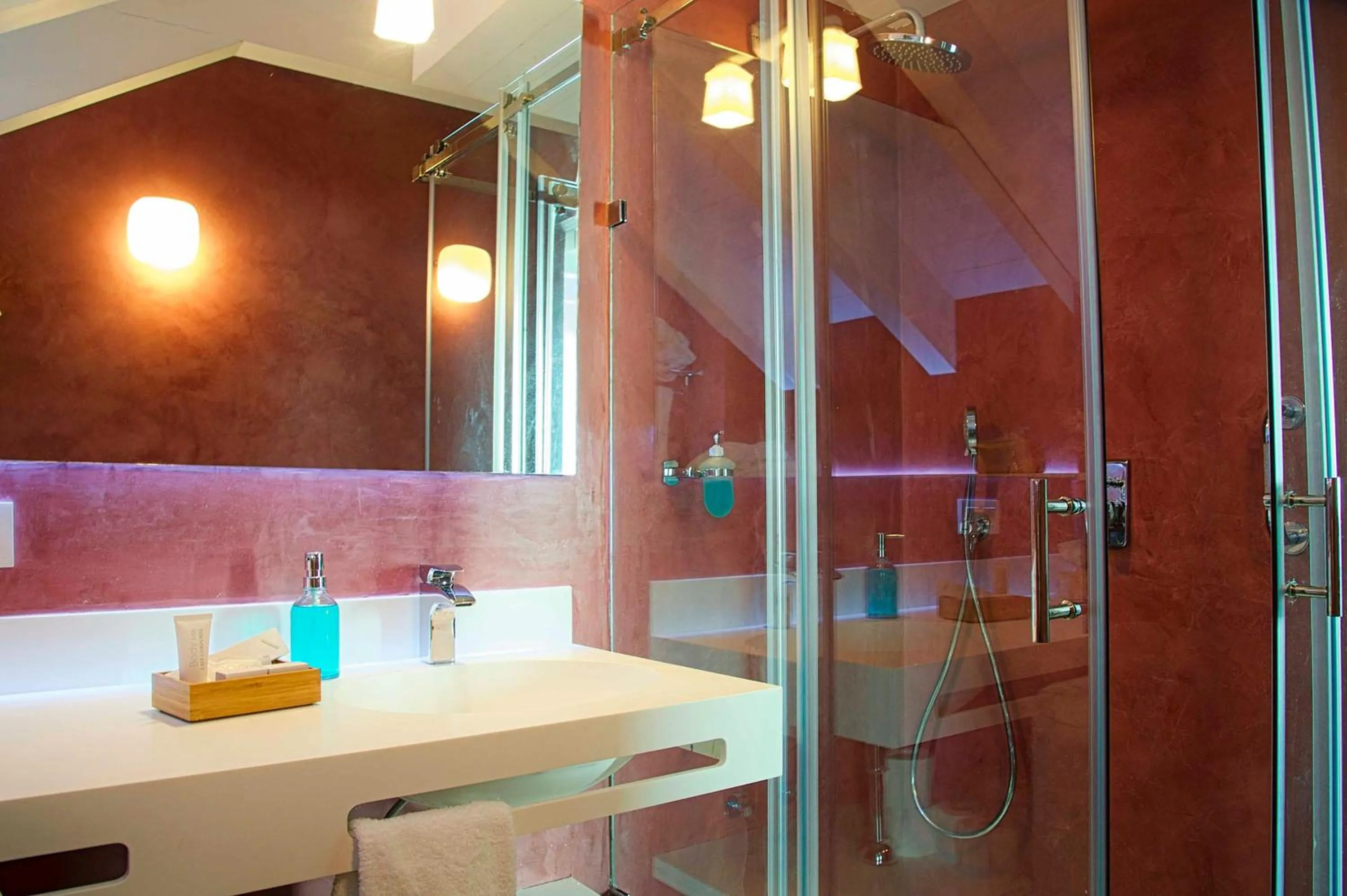 Bathroom in Overland Suites Catedral