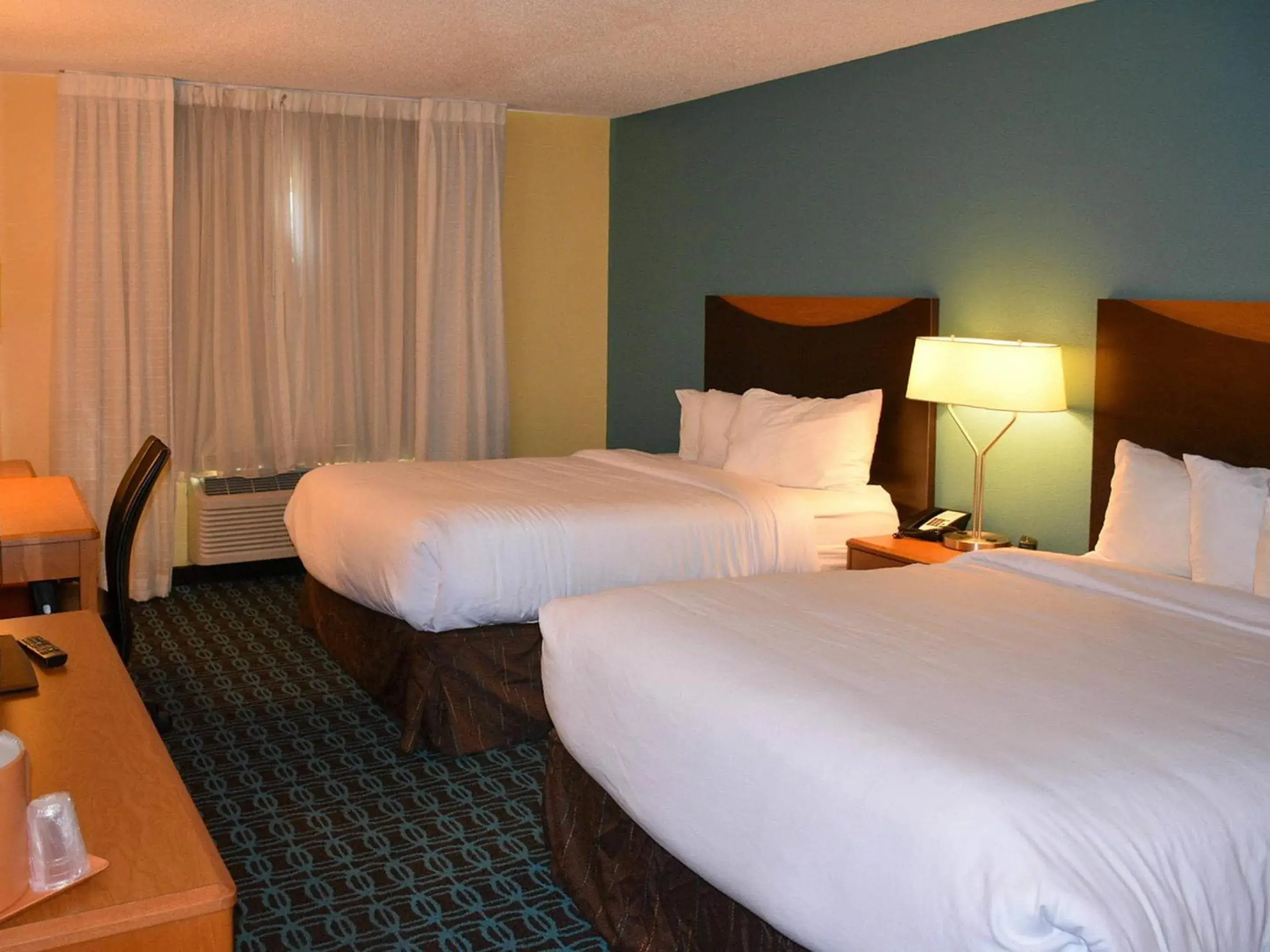 Bedroom, Bed in Comfort Inn & Suites Texas City I-45 Bedroom, Bed in Comfort Inn & Suites Texas City I-45