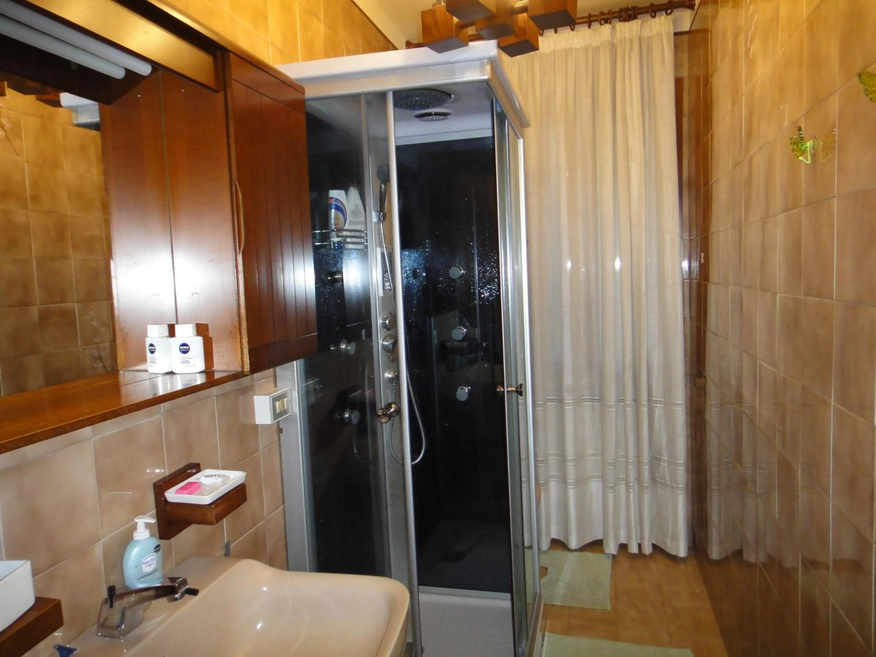 Bathroom in Quo Vadis Qui Vieni