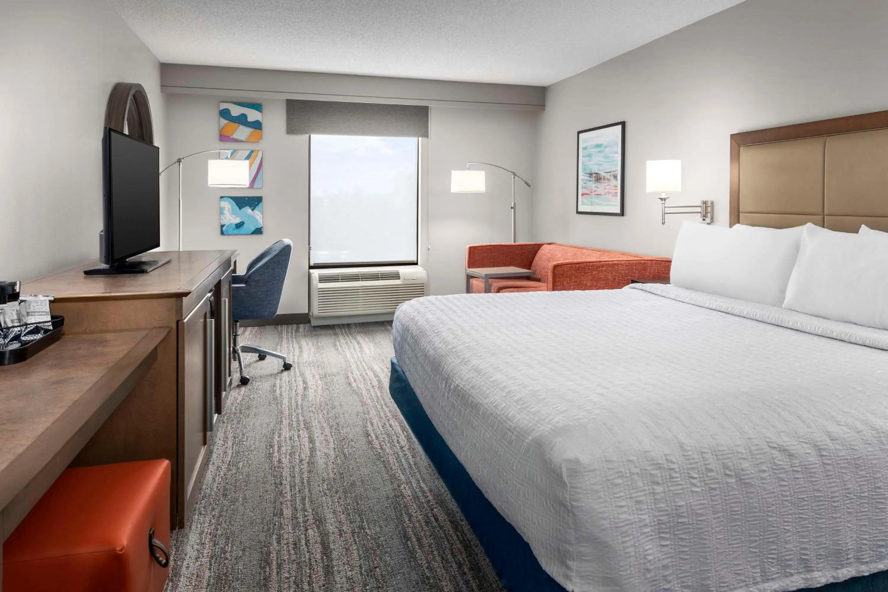 Living room, Bed in Hampton Inn & Suites at Lake Mary Colonial Townpark