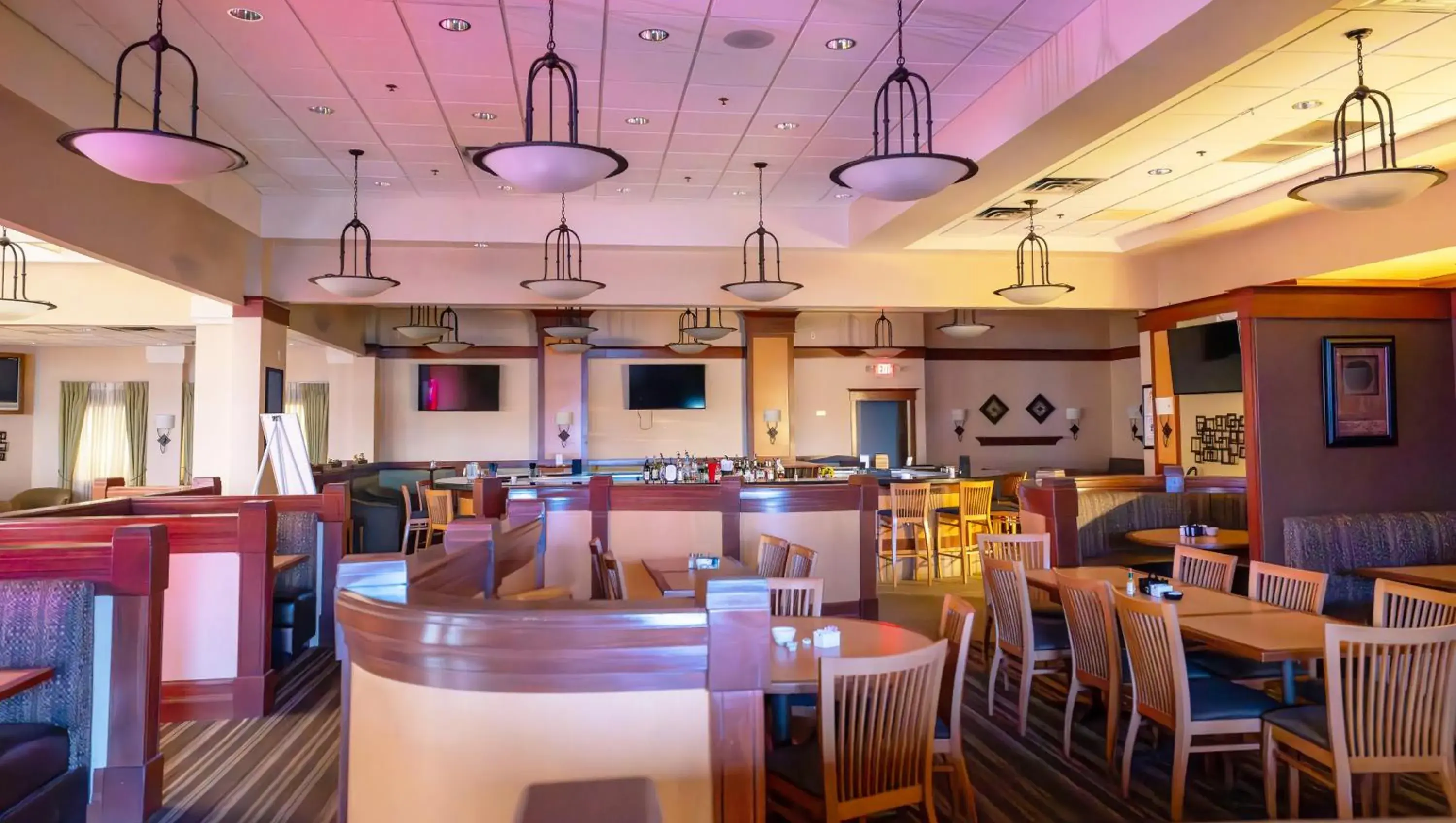Restaurant/places to eat in Gateway Hotel & Convention Center Best Western Premier Collection Restaurant/places to eat in Gateway Hotel & Convention Center Best Western Premier Collection