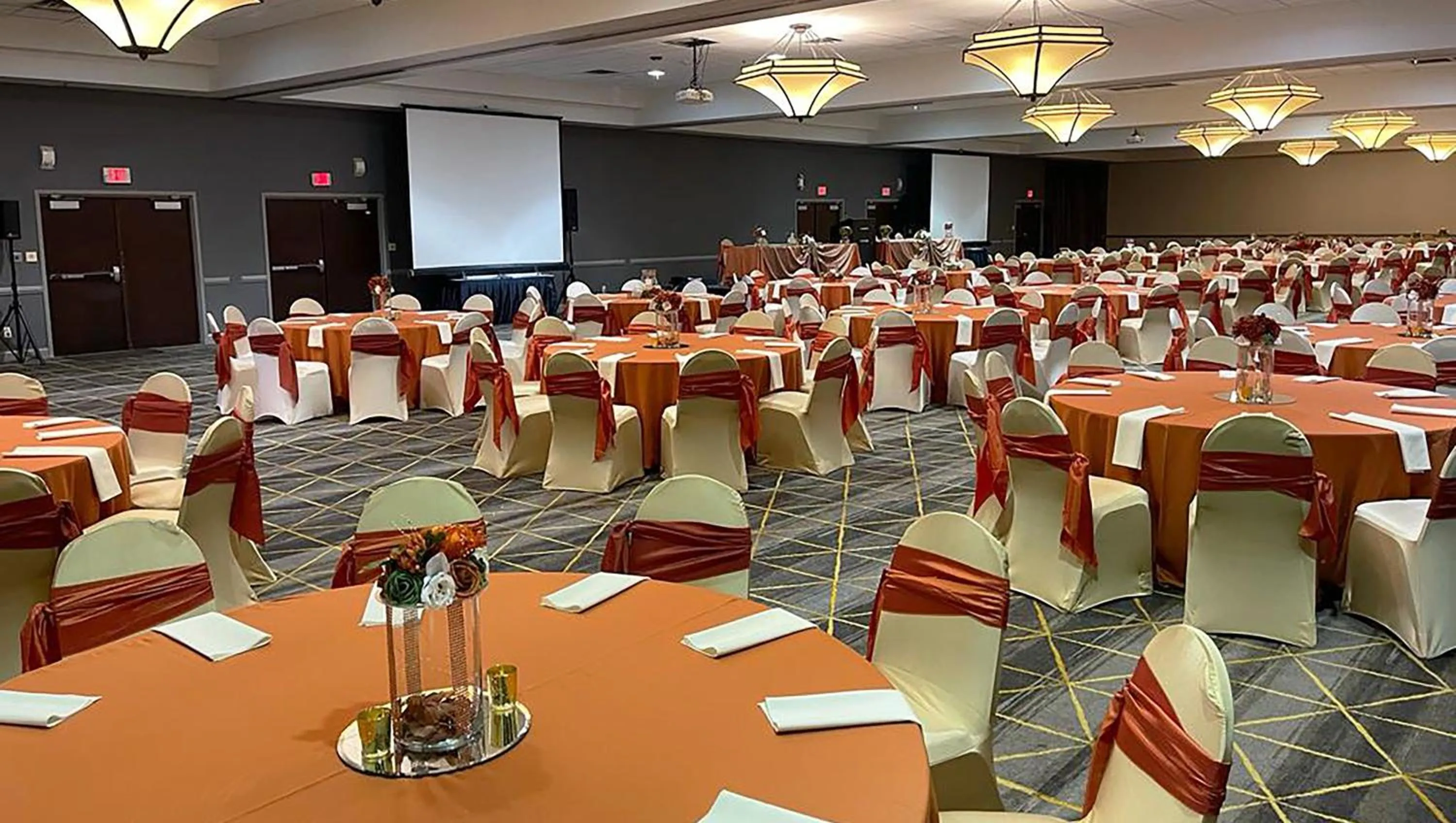 Banquet/Function facilities in Wyndham Flint MI Grand Blanc Bishop Airport Conference Ct