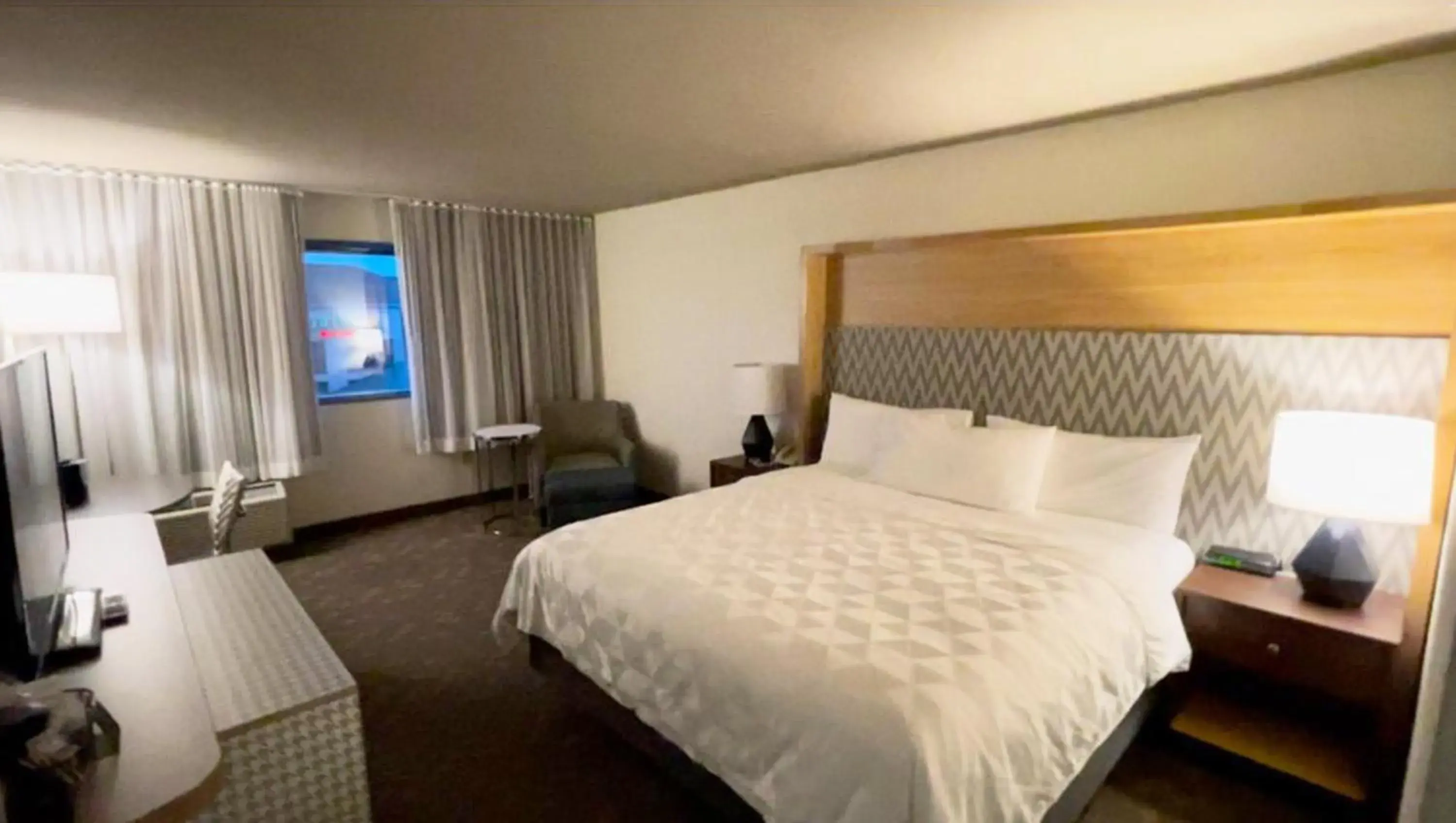 Bedroom, Bed in Gateway Hotel & Convention Center Best Western Premier Collection Bedroom, Bed in Gateway Hotel & Convention Center Best Western Premier Collection