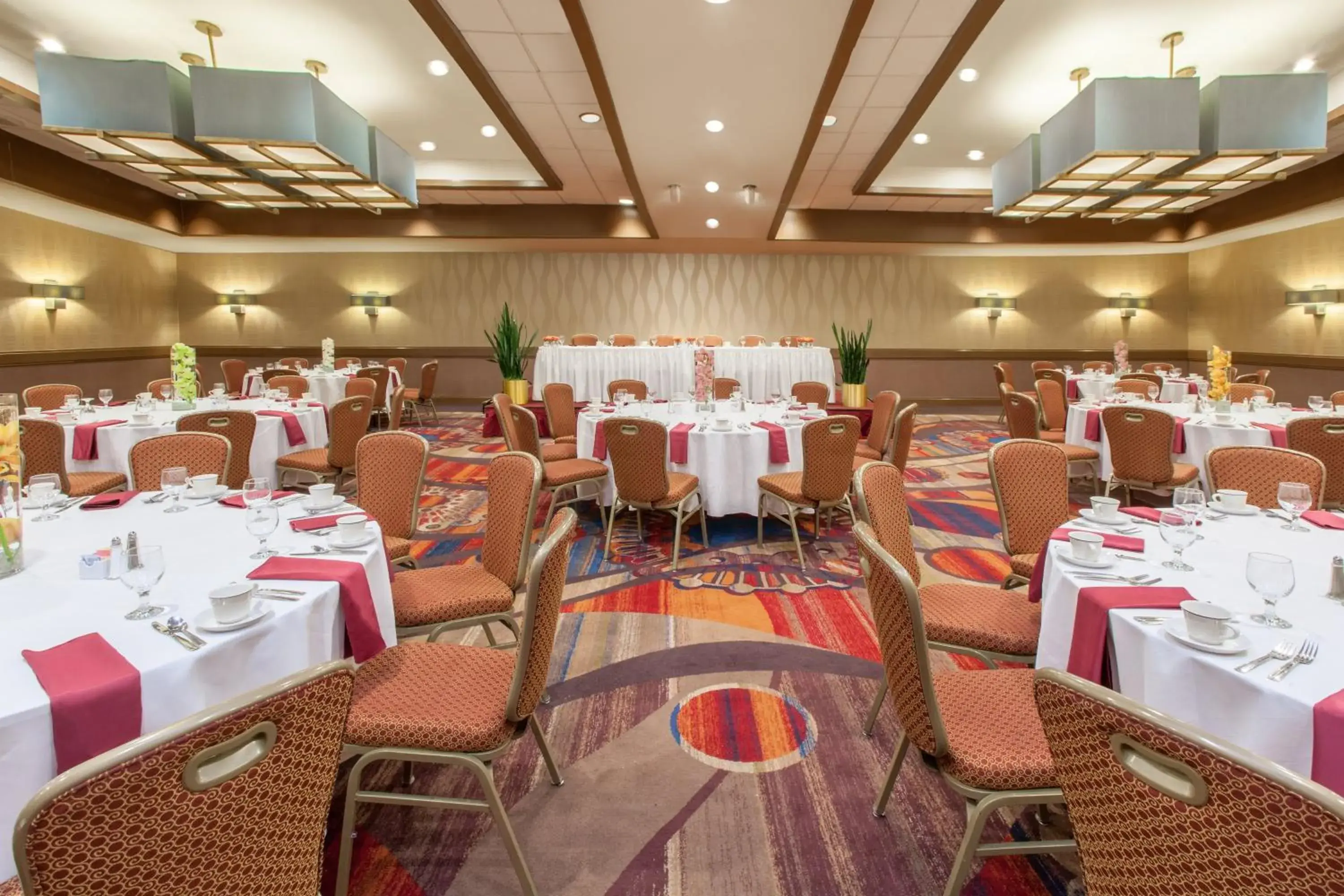 Banquet/Function facilities, Restaurant/Places to Eat in Radisson Dayton Convention Center