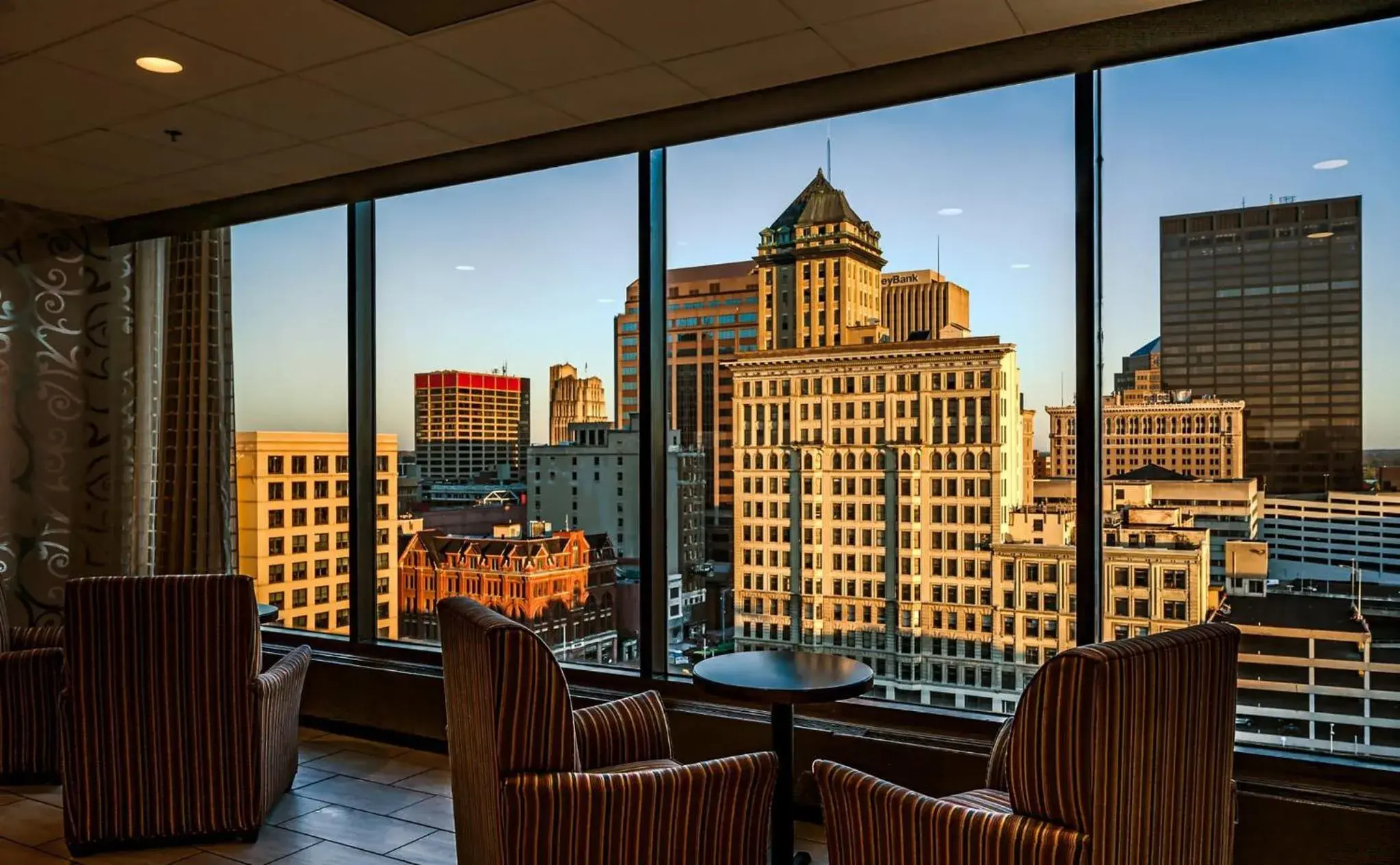 Lounge or bar, Nearby Landmark in Radisson Dayton Convention Center