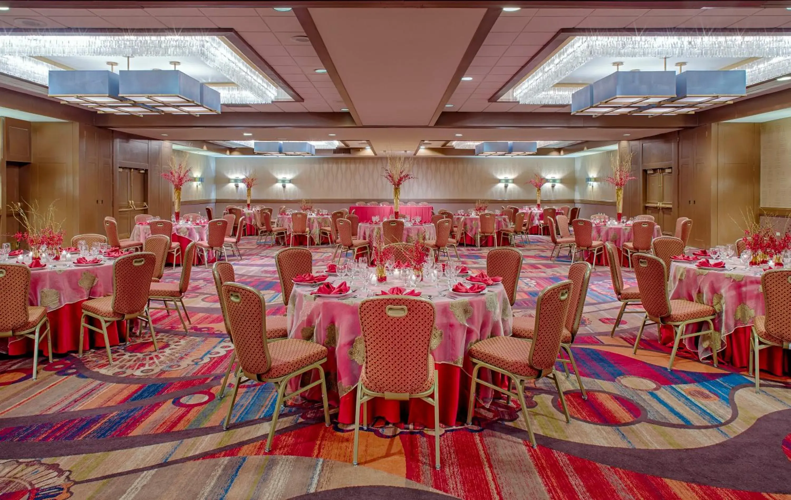 Banquet/Function facilities, Restaurant/Places to Eat in Radisson Dayton Convention Center
