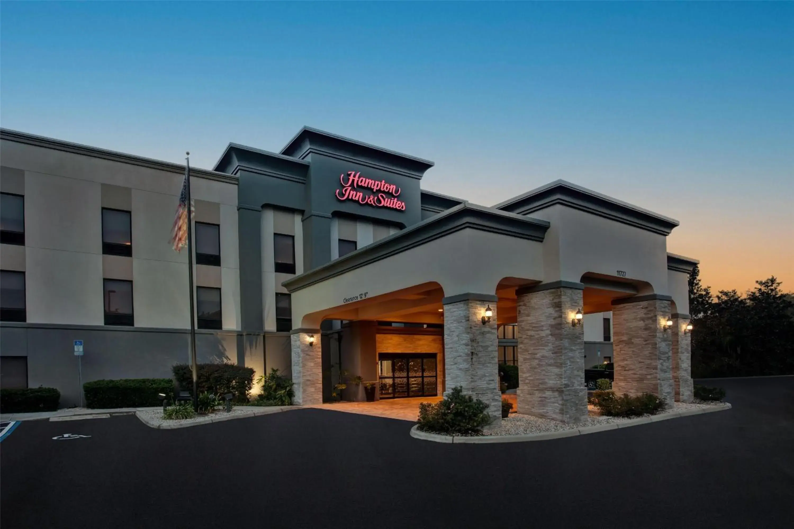 Property building in Hampton Inn & Suites Lady Lake/The Villages Property building in Hampton Inn & Suites Lady Lake/The Villages