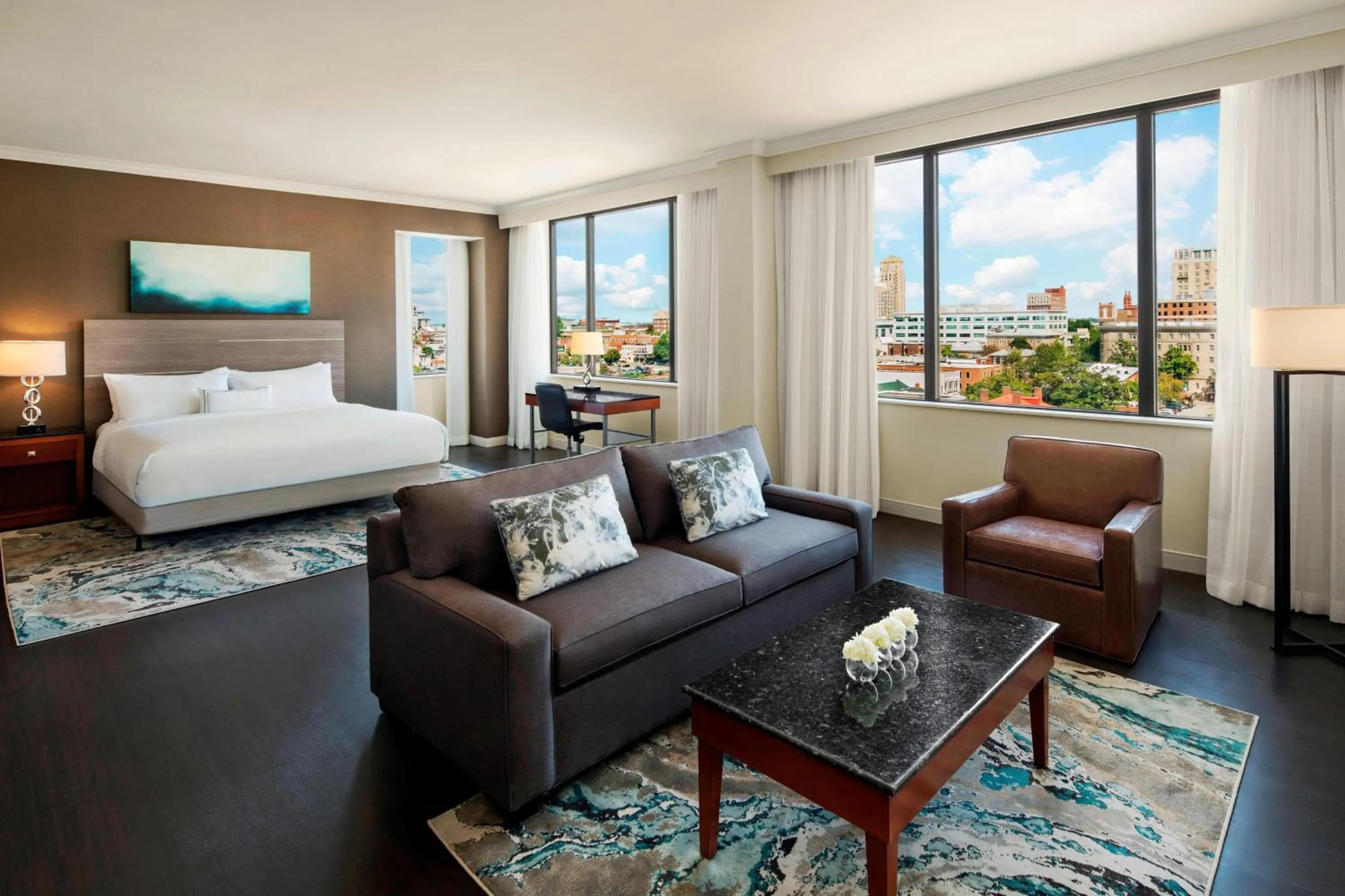 Bedroom, Bed in Delta Hotels by Marriott Richmond Downtown